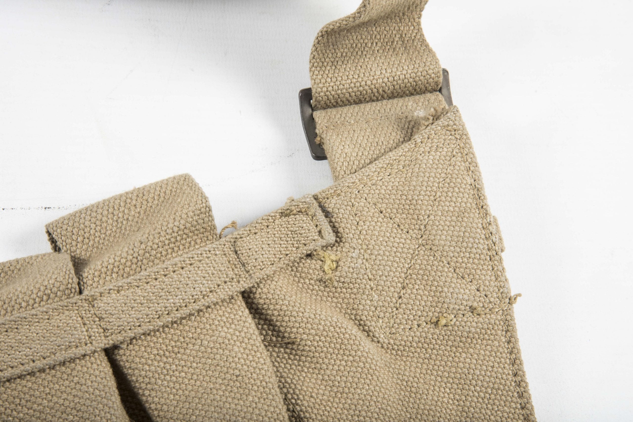 Woodwork find British paratrooper Stengun magazine bandoleer dated 1942 — image 6