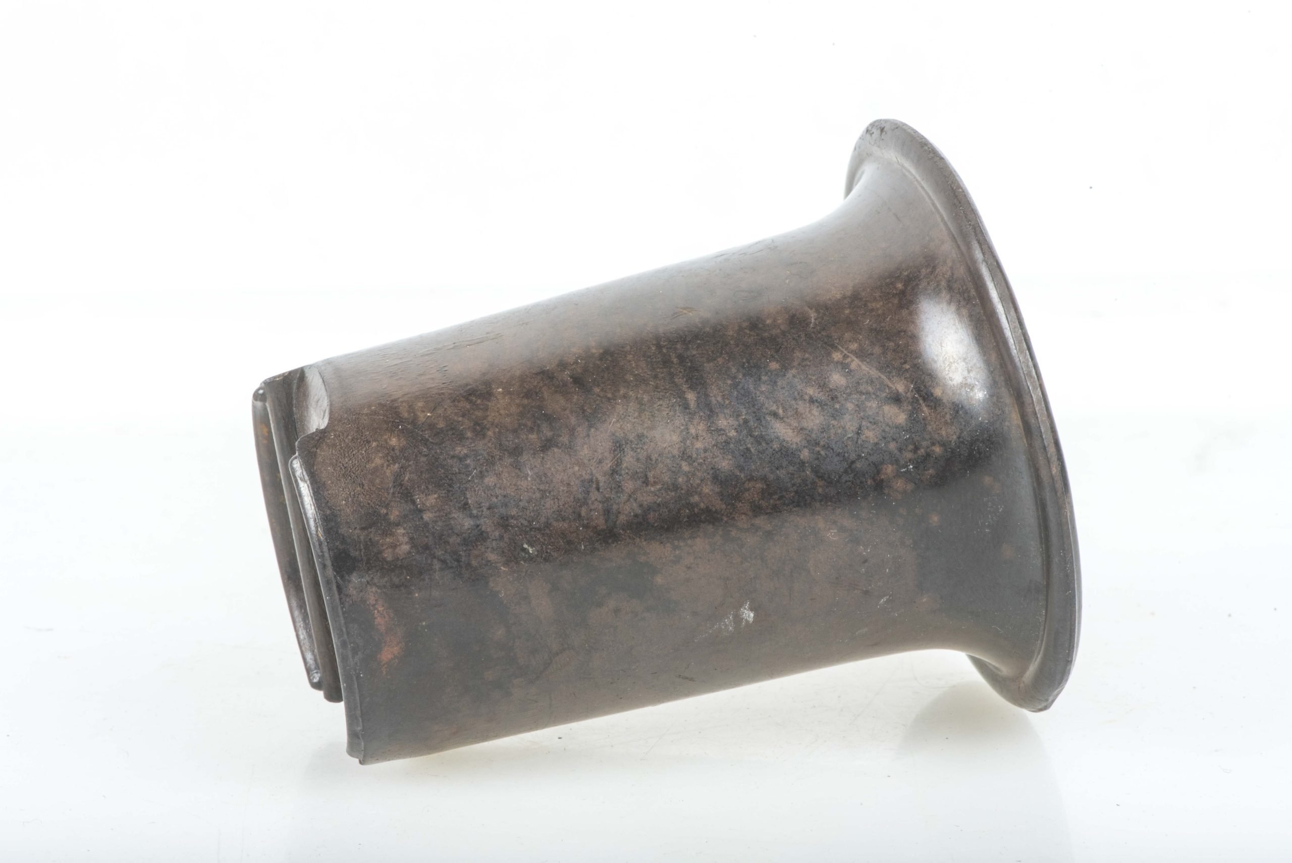 Brown bakelite canteen cup marked gfc 1941 /S — image 4