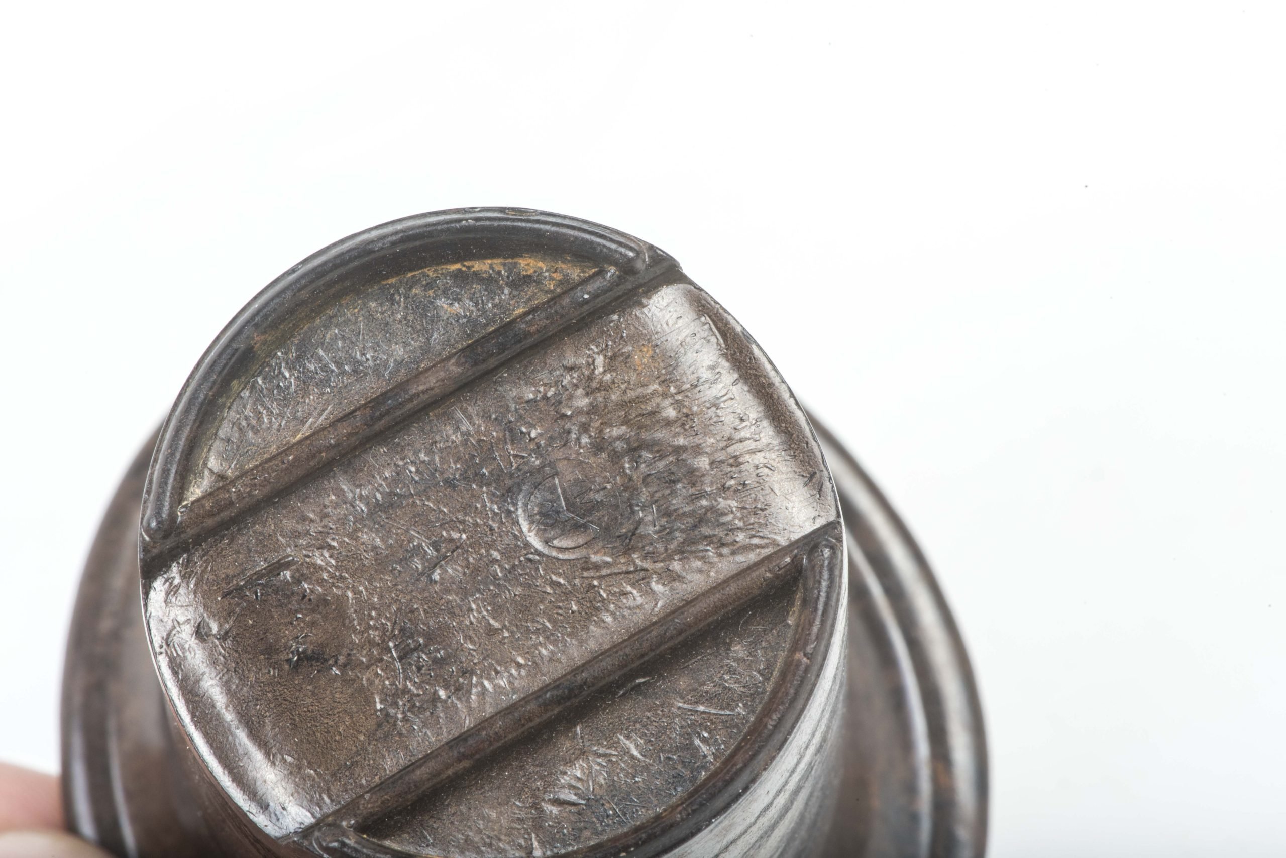 Brown bakelite canteen cup marked gfc 1941 /S — image 5