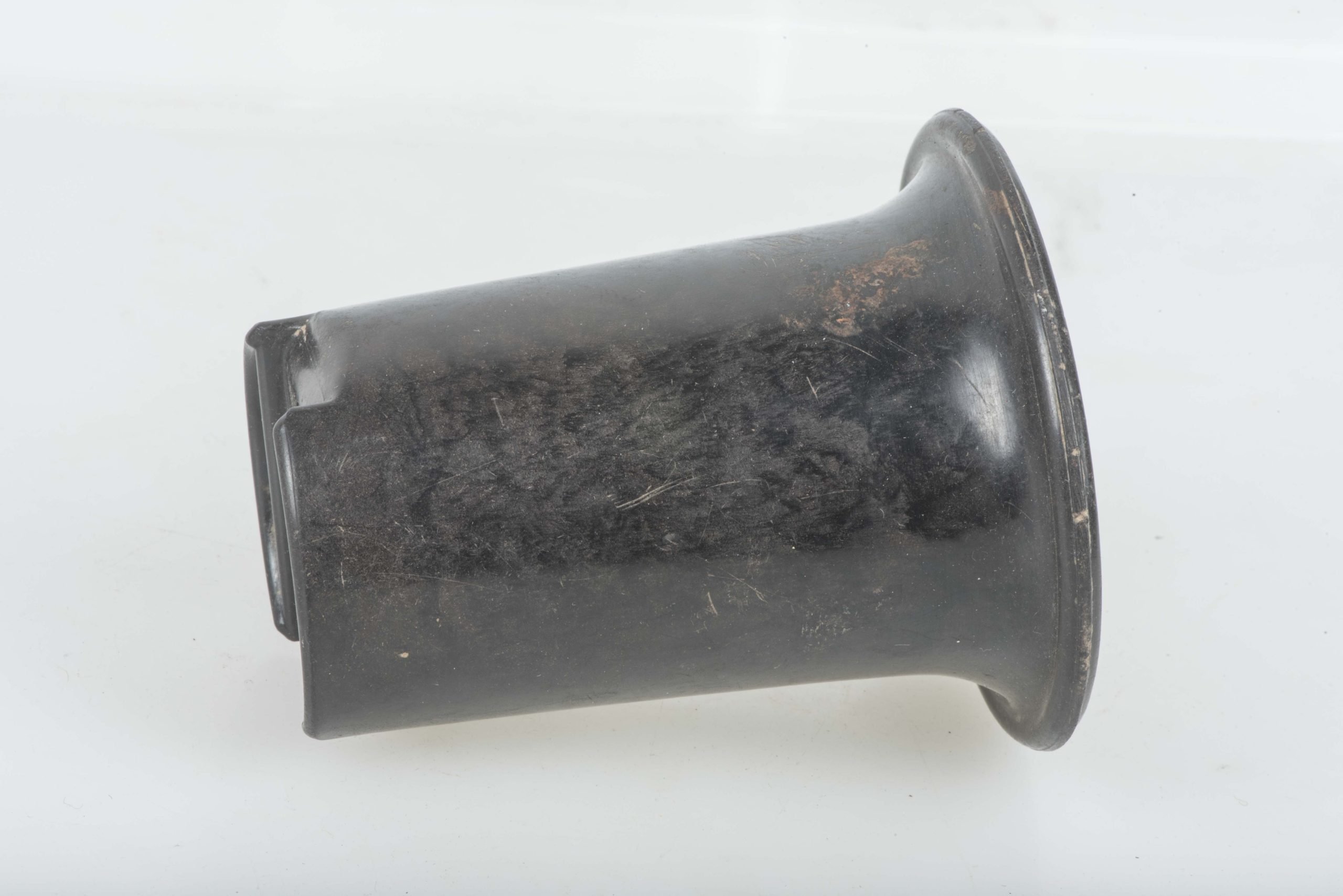 Brown bakelite canteen cup marked gfc 1941 /S — image 3