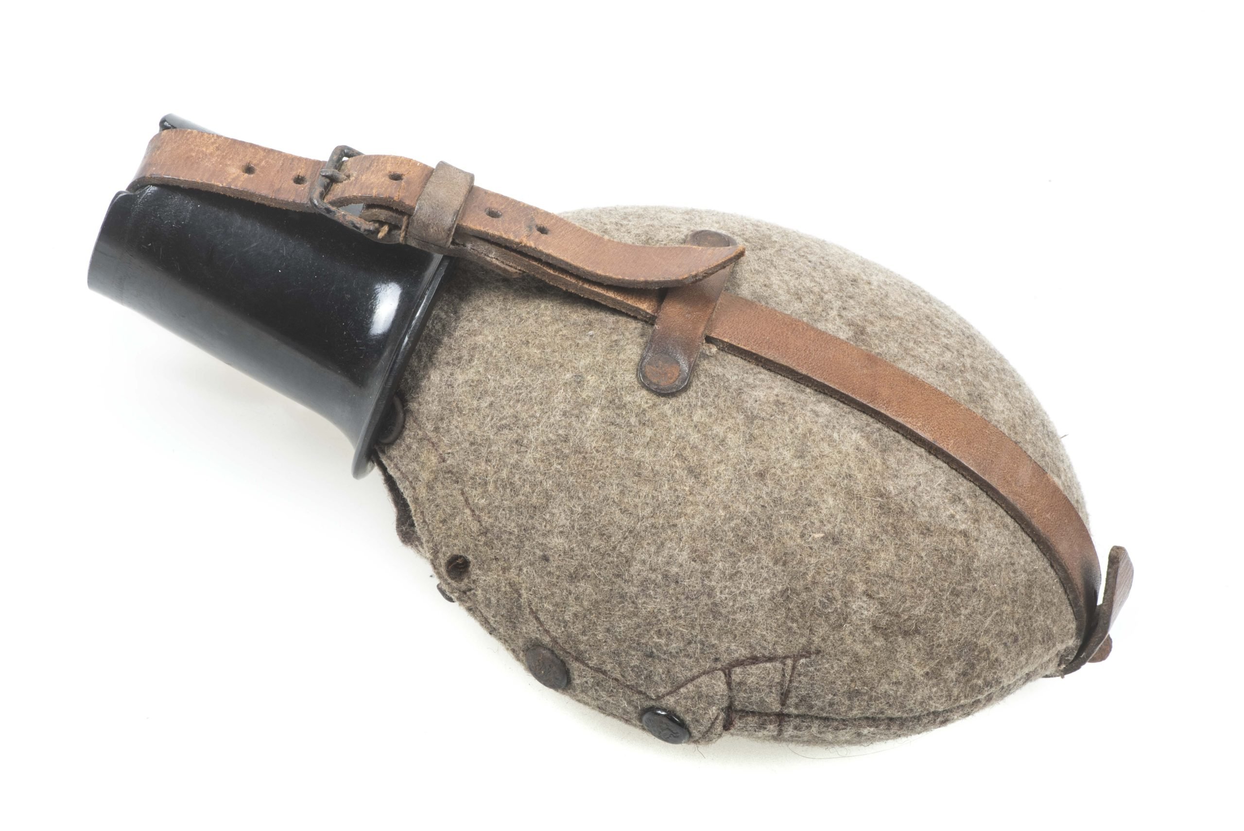 M42 canteen with riveted cover with rare 'de Woerd' press studs