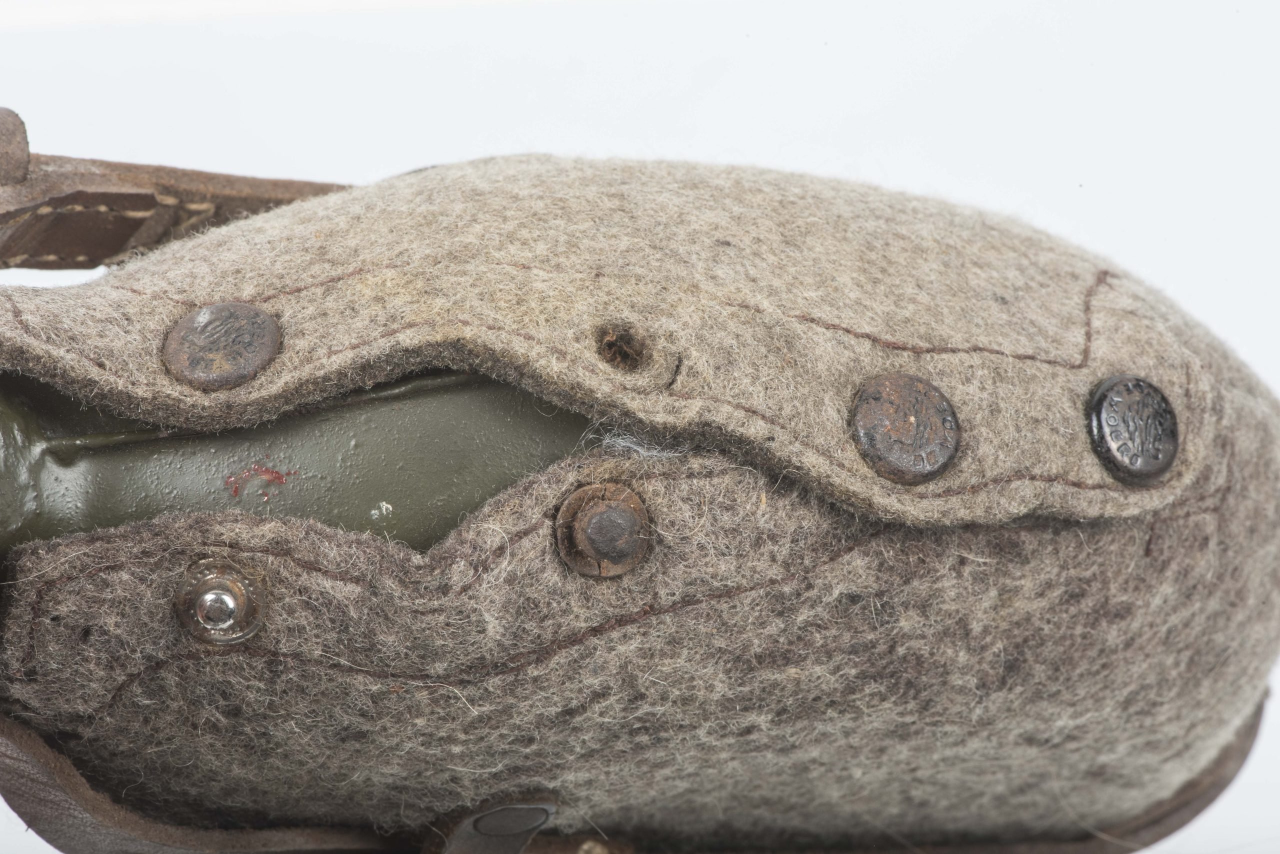 M42 canteen with riveted cover with rare 'de Woerd' press studs — image 7