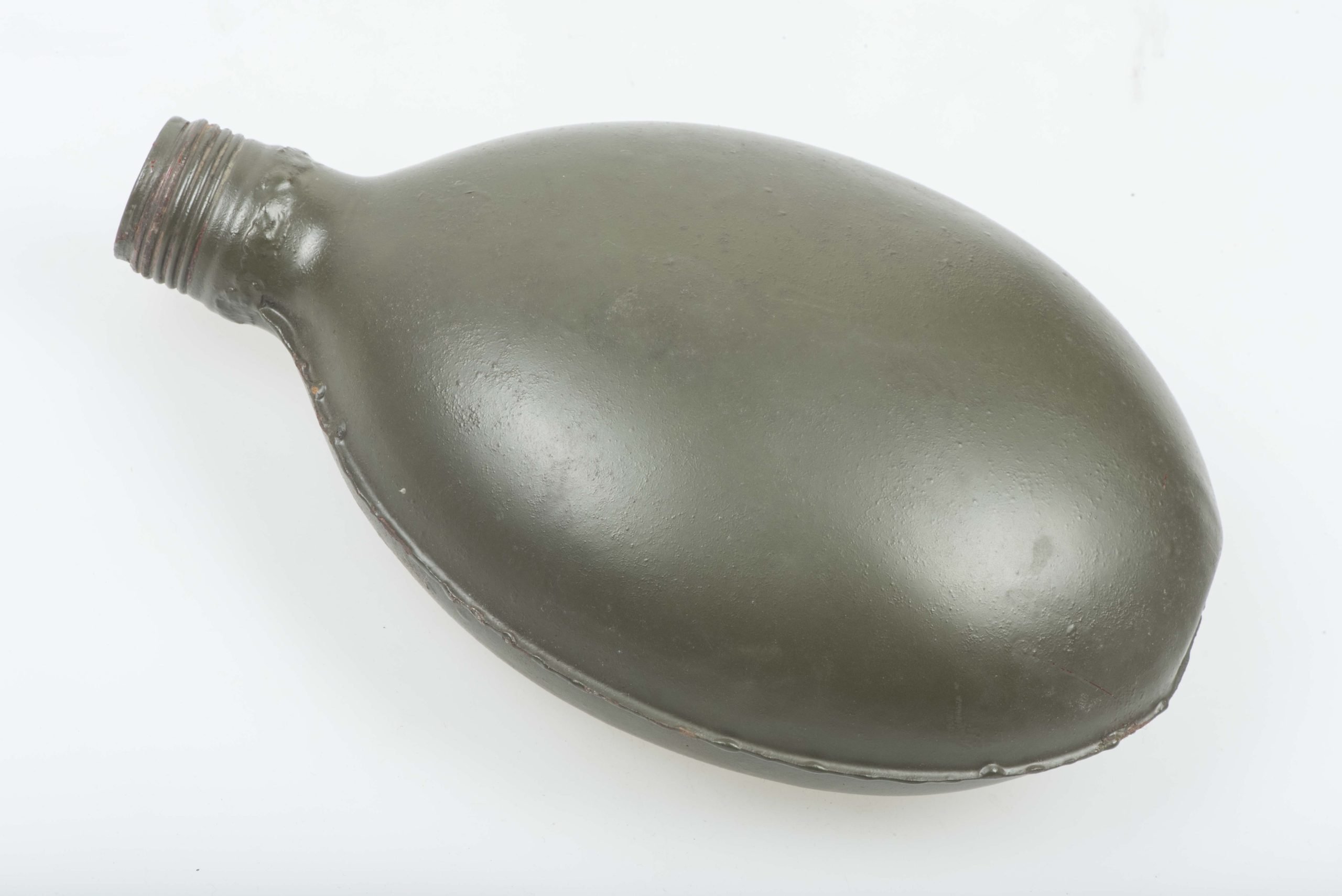 M42 canteen with riveted cover with rare 'de Woerd' press studs — image 9