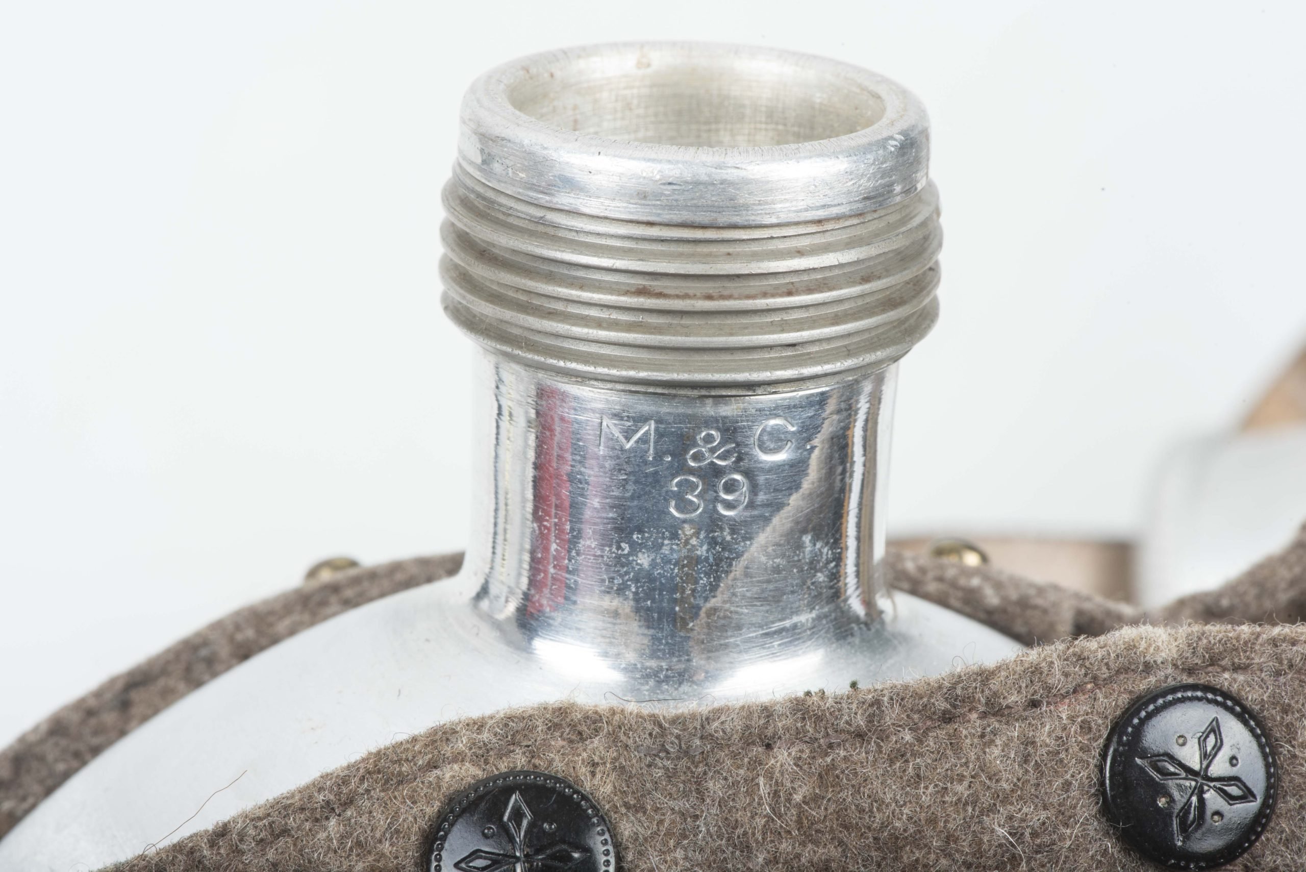 Rare unissued M31 canteen marked M&C 39 in stone mint condition — image 8