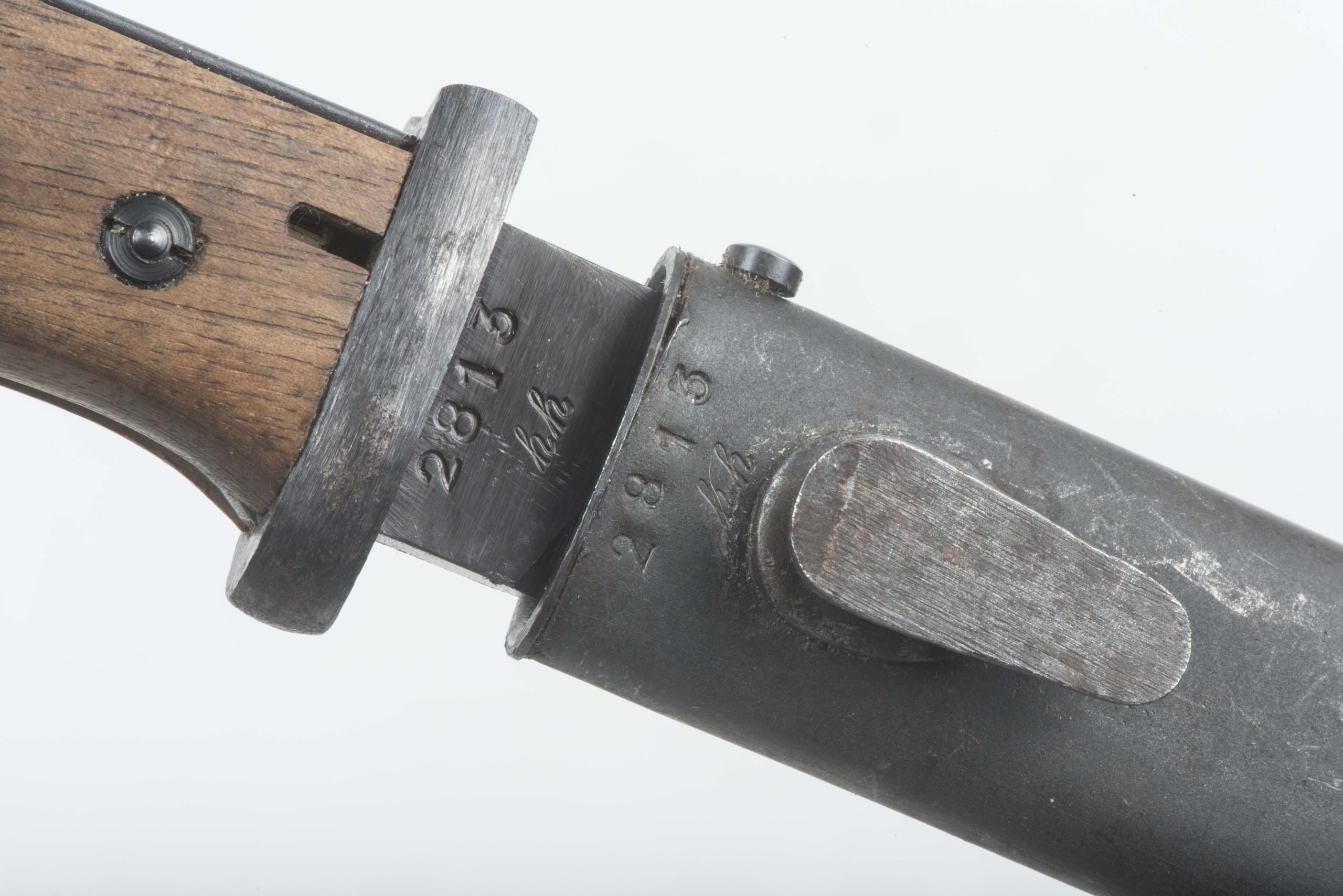 Unissued matching K98 bayonet marked 43 asw #2813 — image 15
