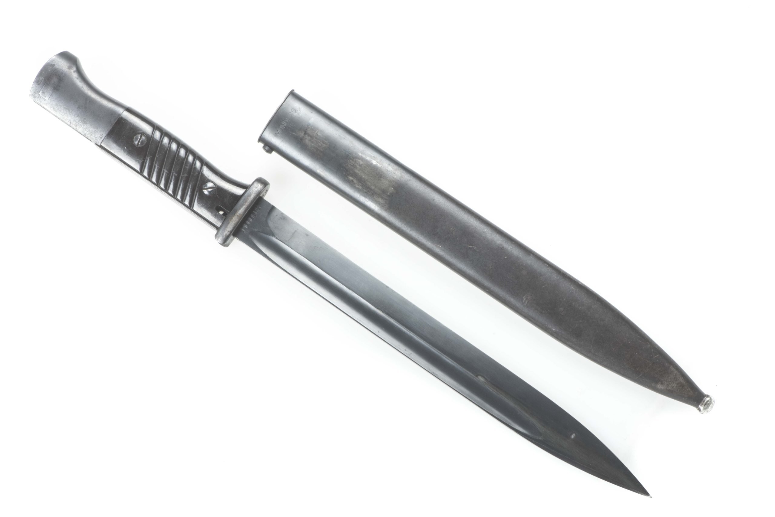 Matching K98 bayonet marked Mundlos 38 #7950 — image 2