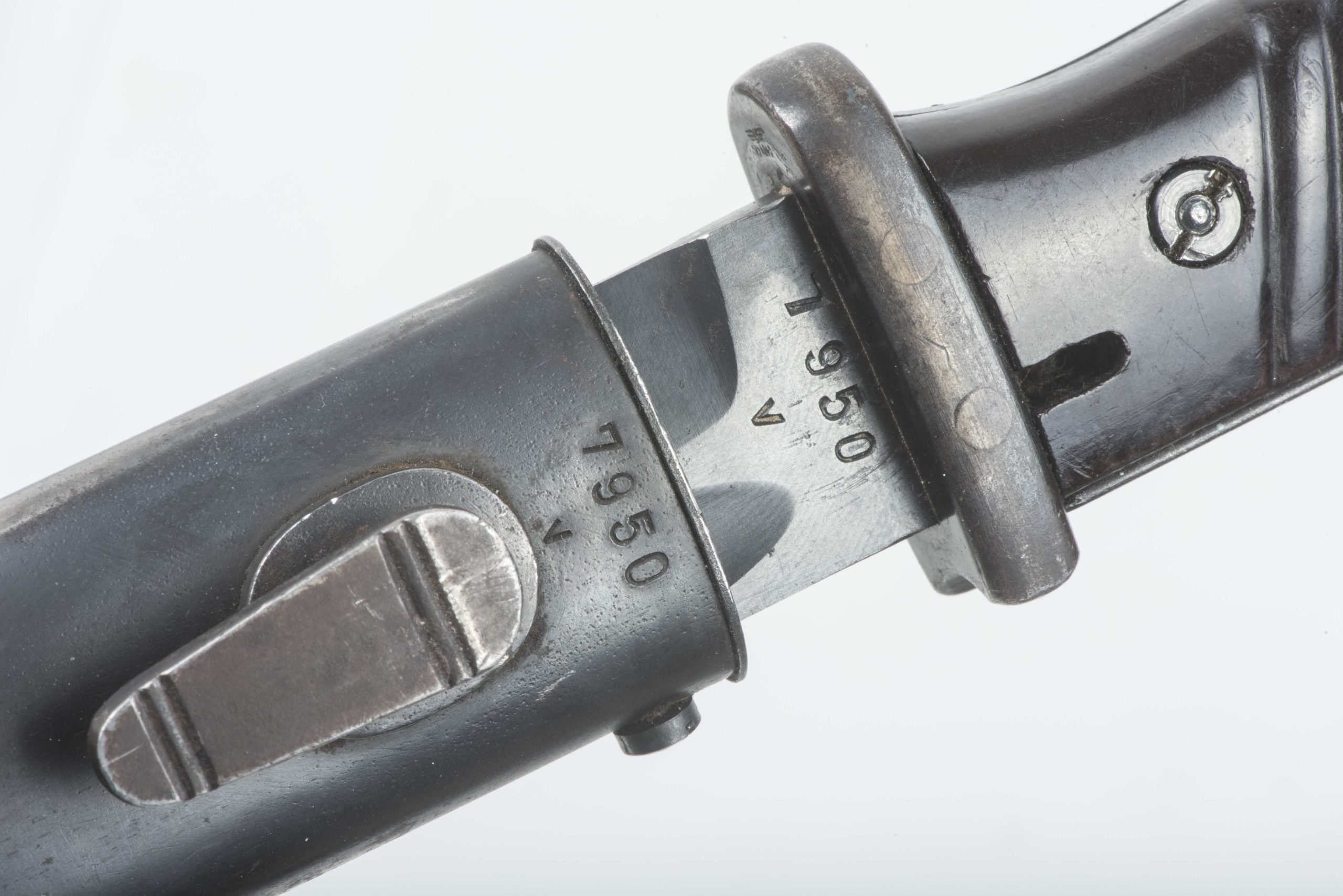 Matching K98 bayonet marked Mundlos 38 #7950 — image 8