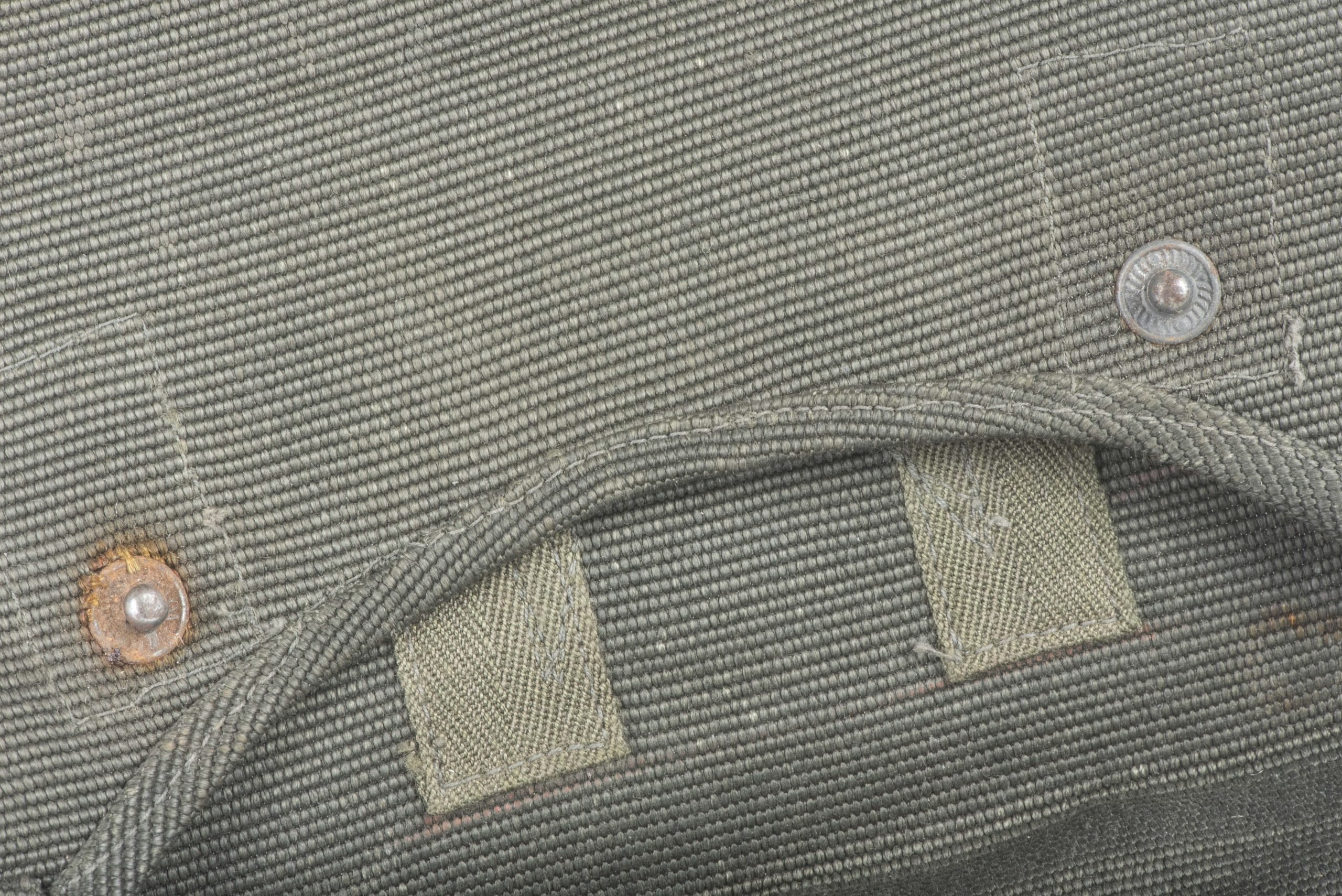 Late war gascape pouch — image 3