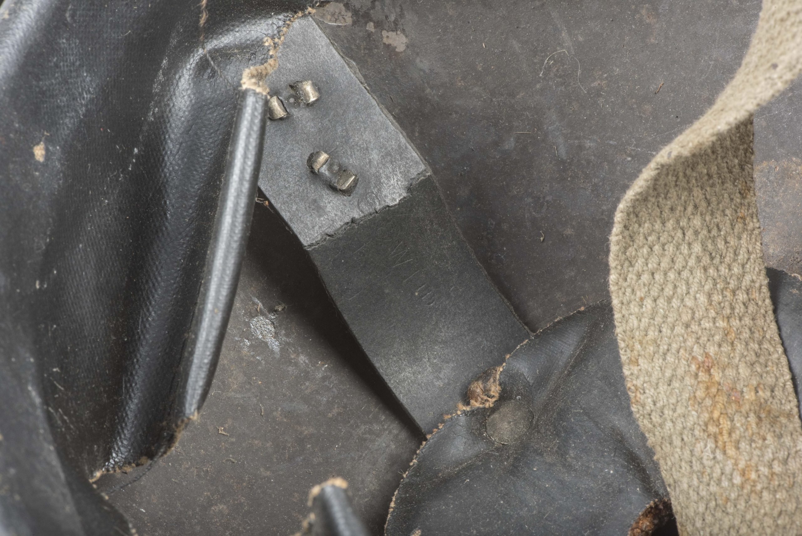Netted British MKII helmet marked S&W 1940 / BMB 1941 — image 8