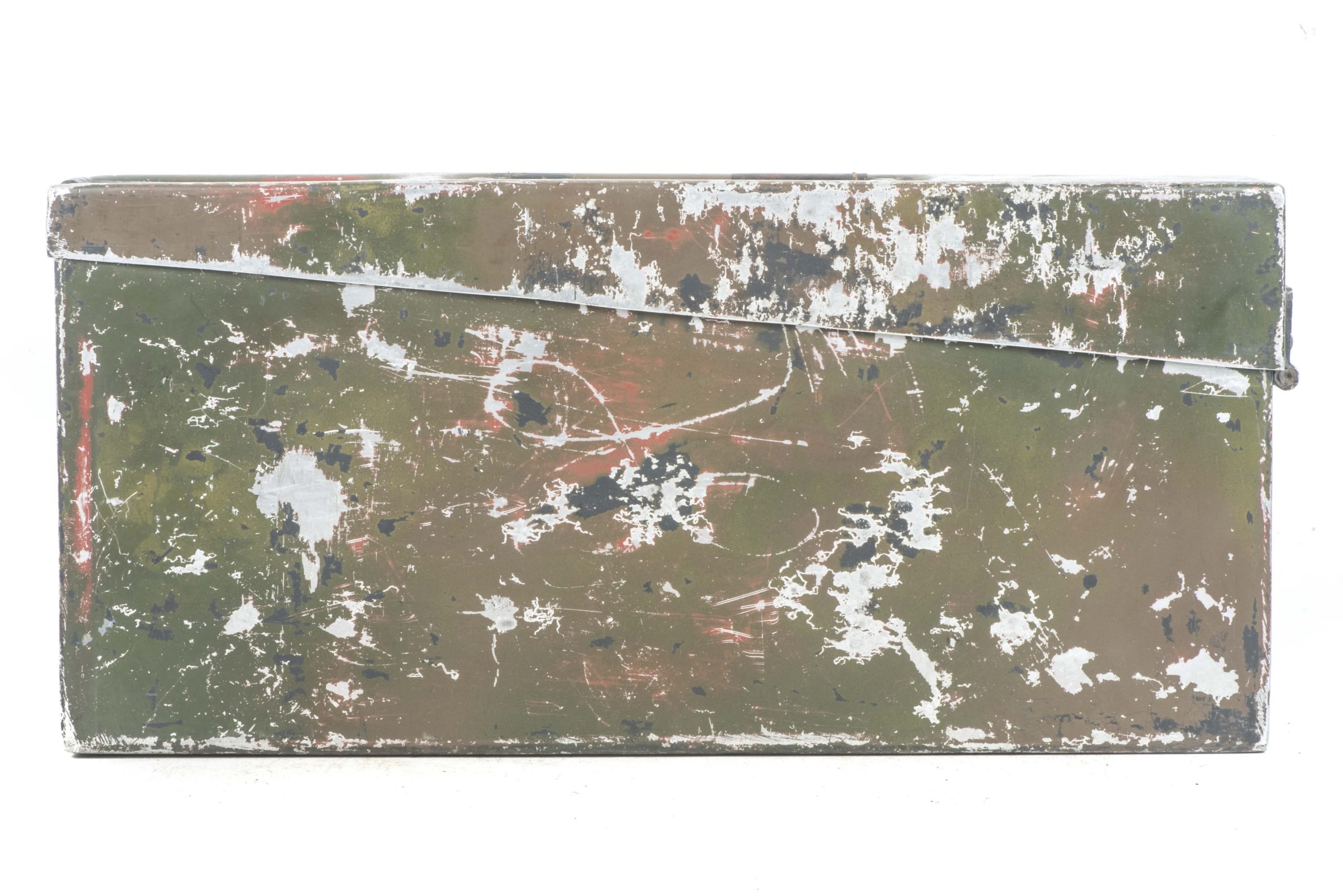 Aluminium MG34 u. MG42 ammunition case in spray painted three-tone camouflage