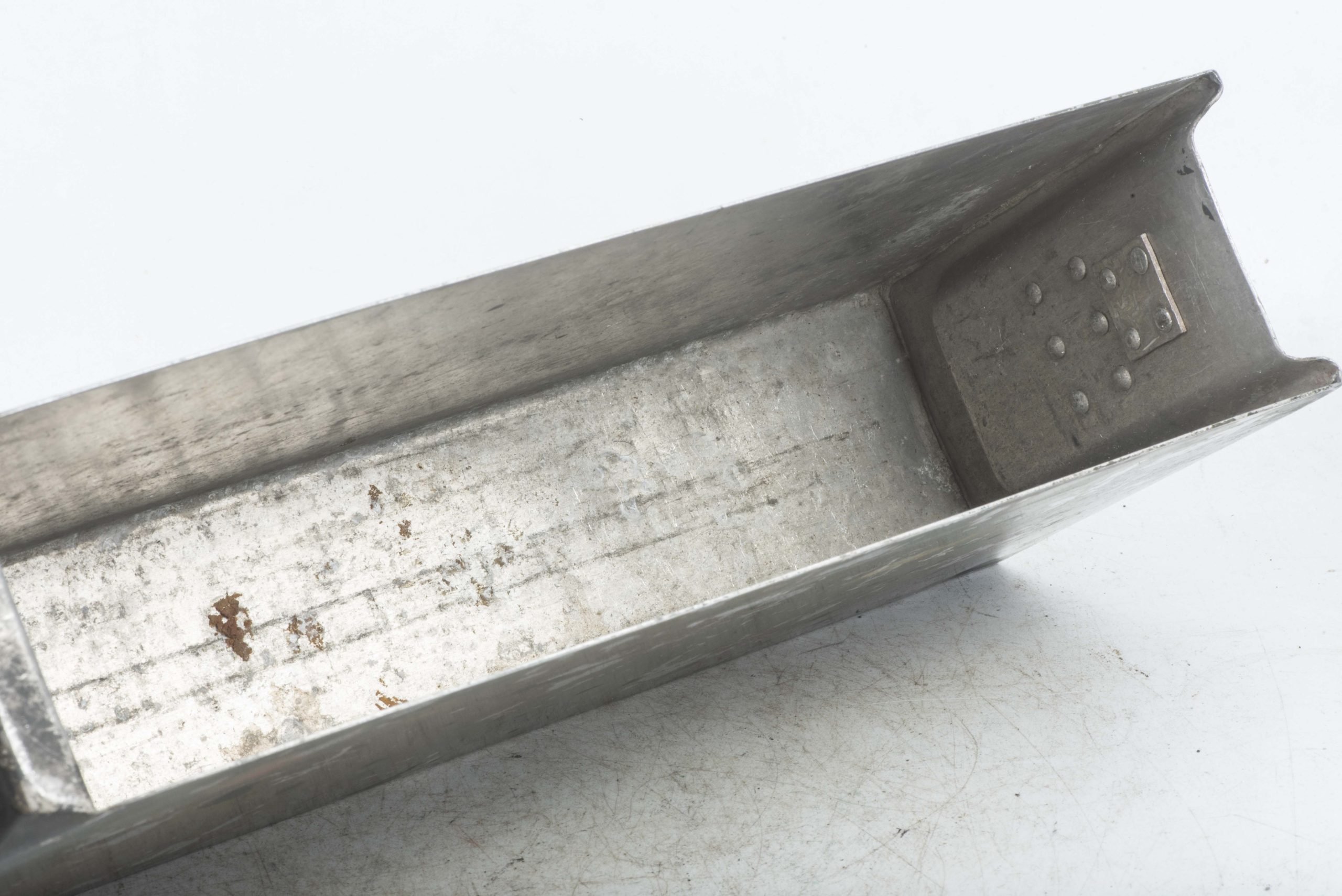 Aluminium MG34 u. MG42 ammunition case in spray painted three-tone camouflage — image 17