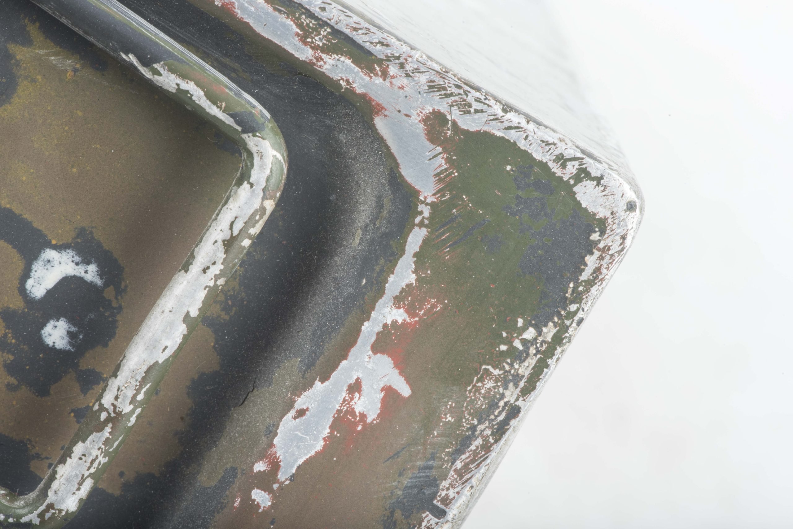 Aluminium MG34 u. MG42 ammunition case in spray painted three-tone camouflage — image 26