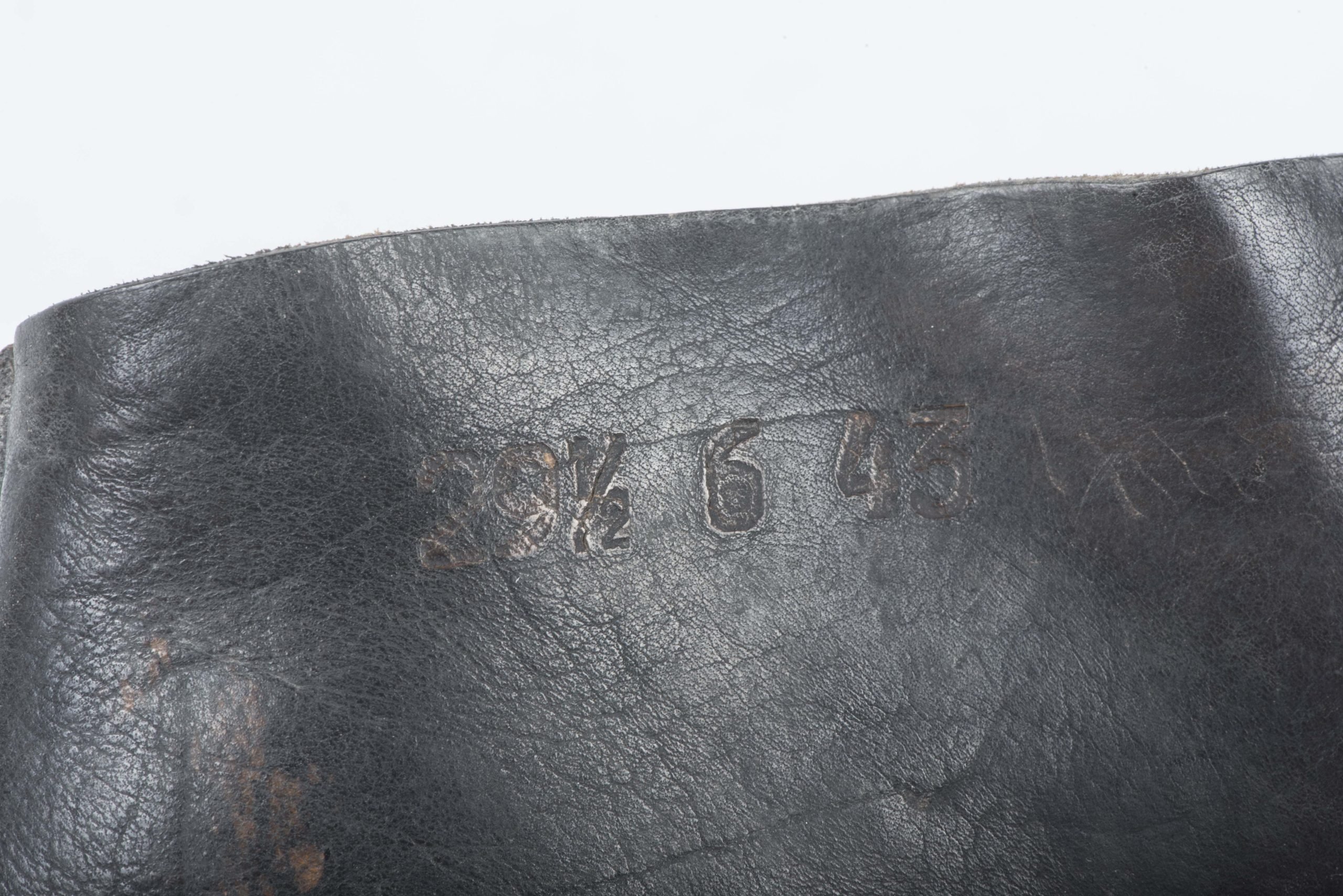 Late war black issue M37 lowboots or Schnürschuhe — image 15