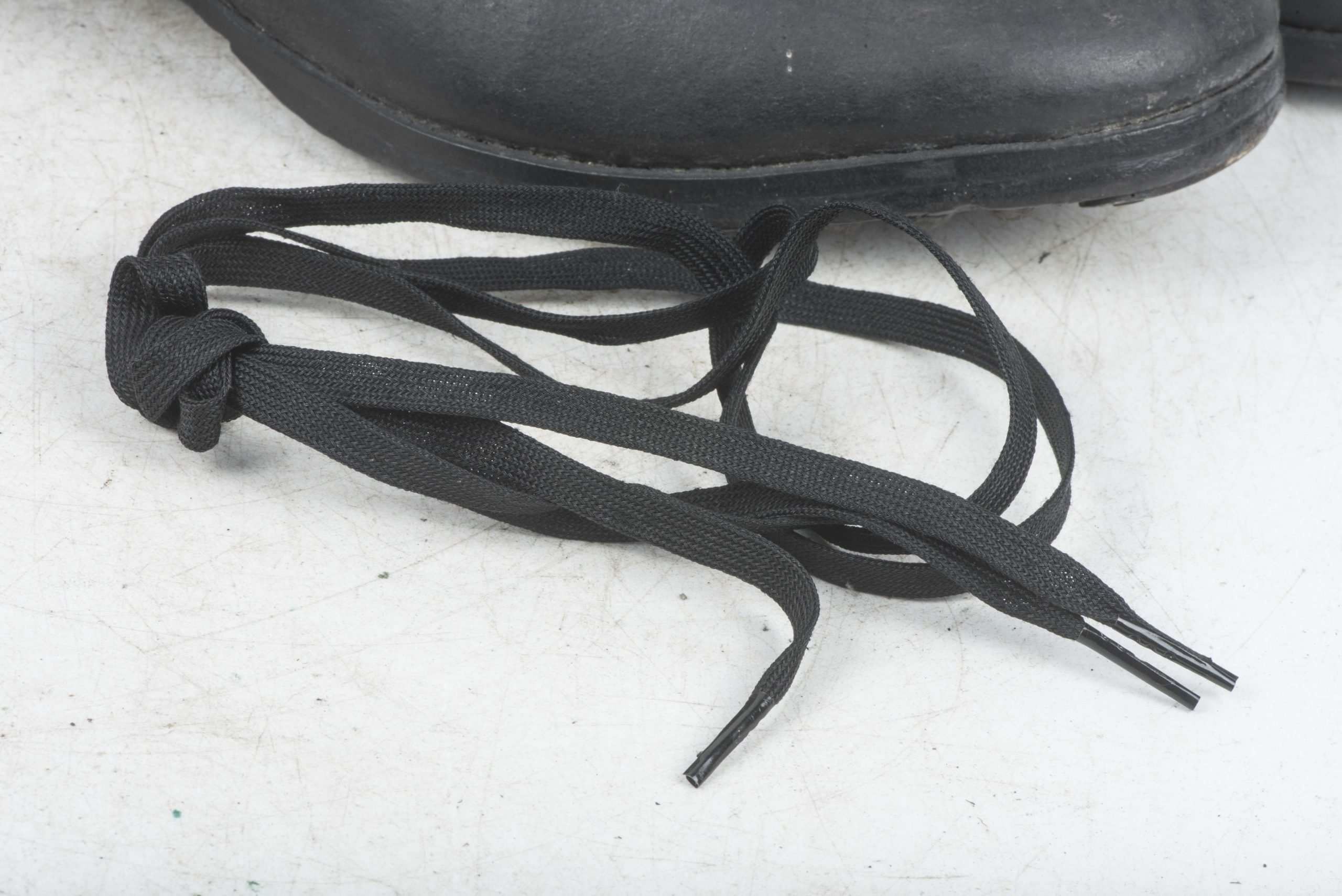 Late war black issue M37 lowboots or Schnürschuhe — image 4