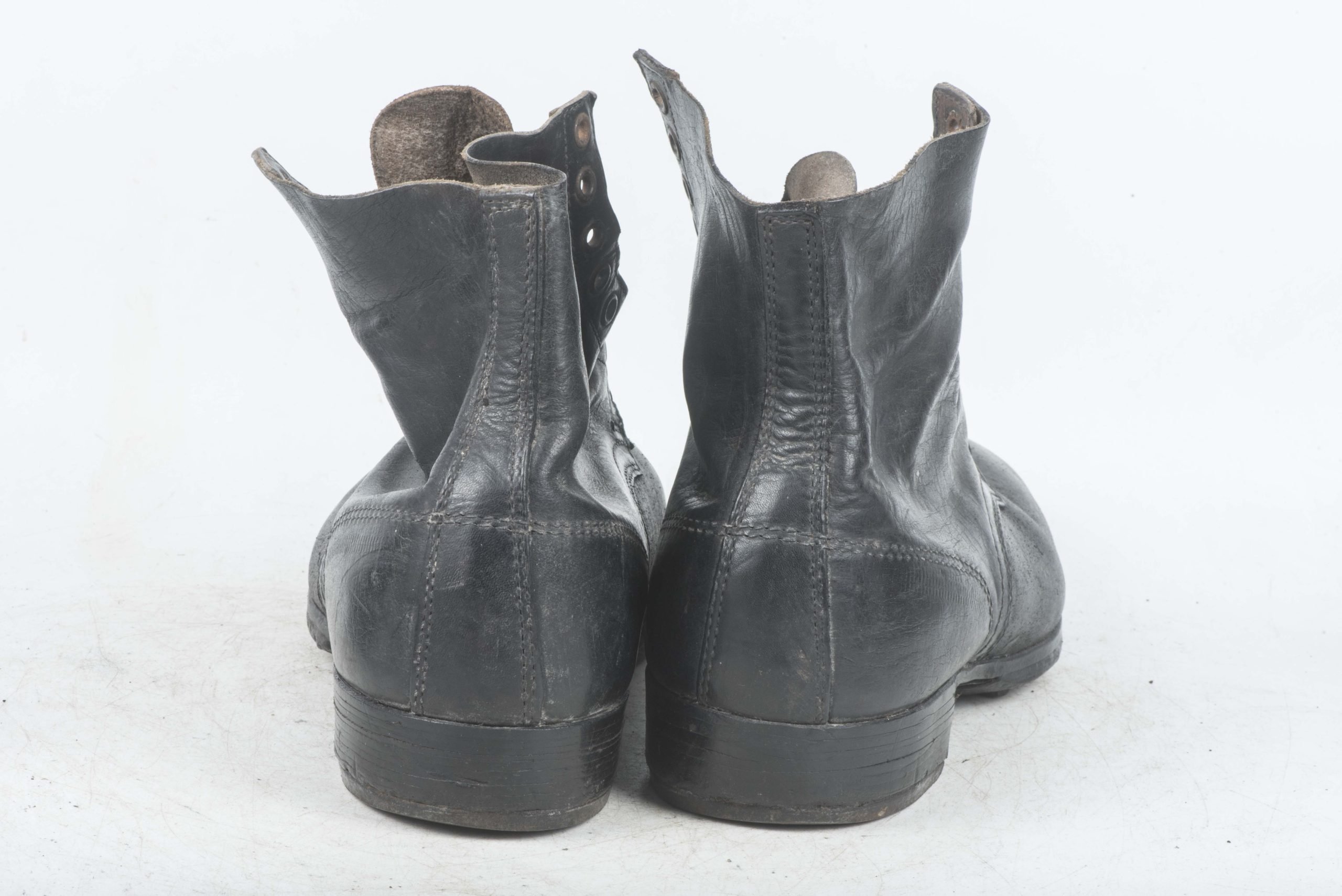 Late war black issue M37 lowboots or Schnürschuhe — image 6