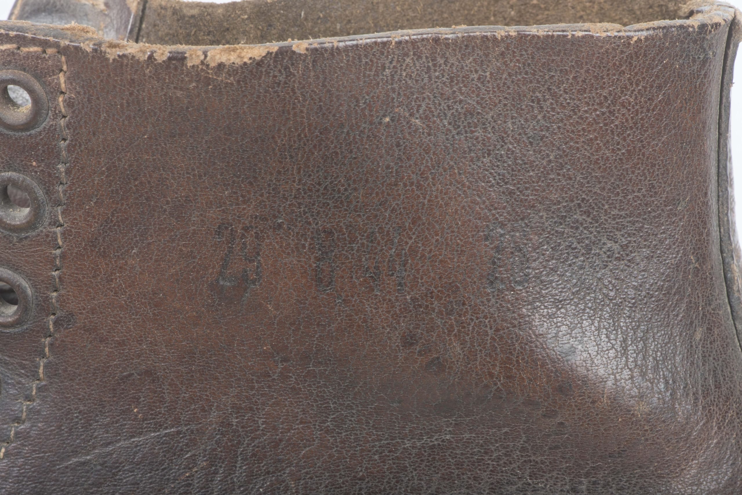 Late war brown issue M37 lowboots or Schnürschuhe — image 15