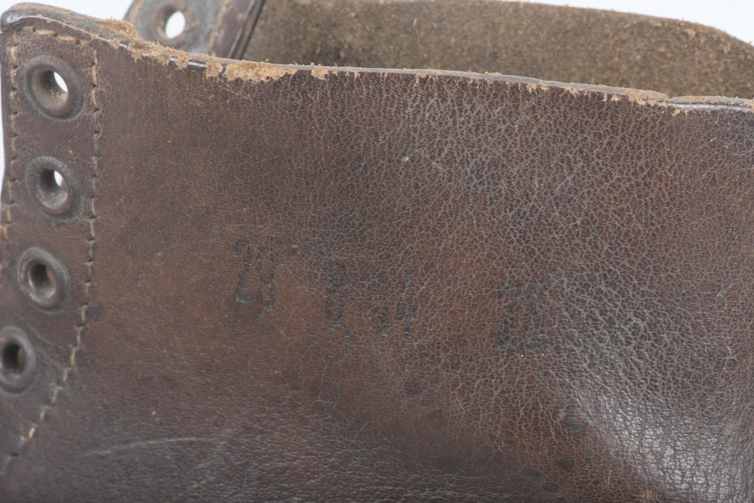 Late war brown issue M37 lowboots or Schnürschuhe — image 16