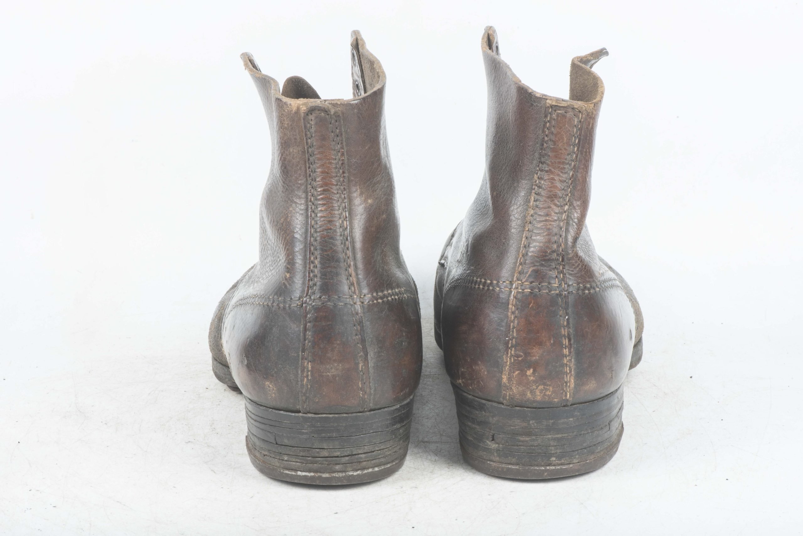 Late war brown issue M37 lowboots or Schnürschuhe — image 6