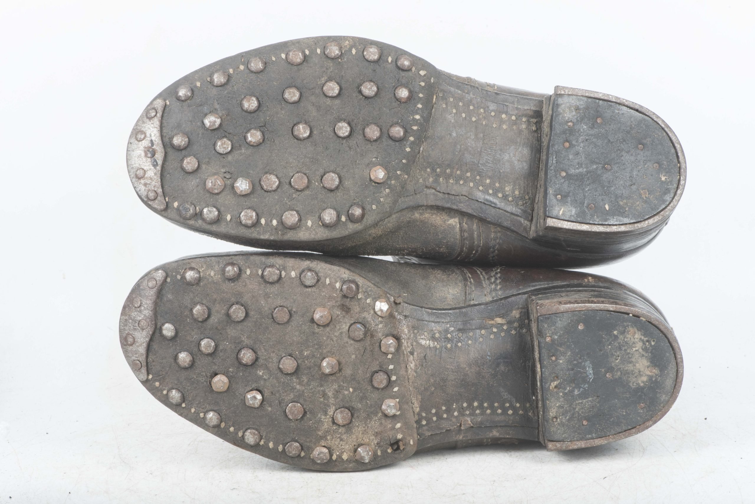 Late war brown issue M37 lowboots or Schnürschuhe — image 7