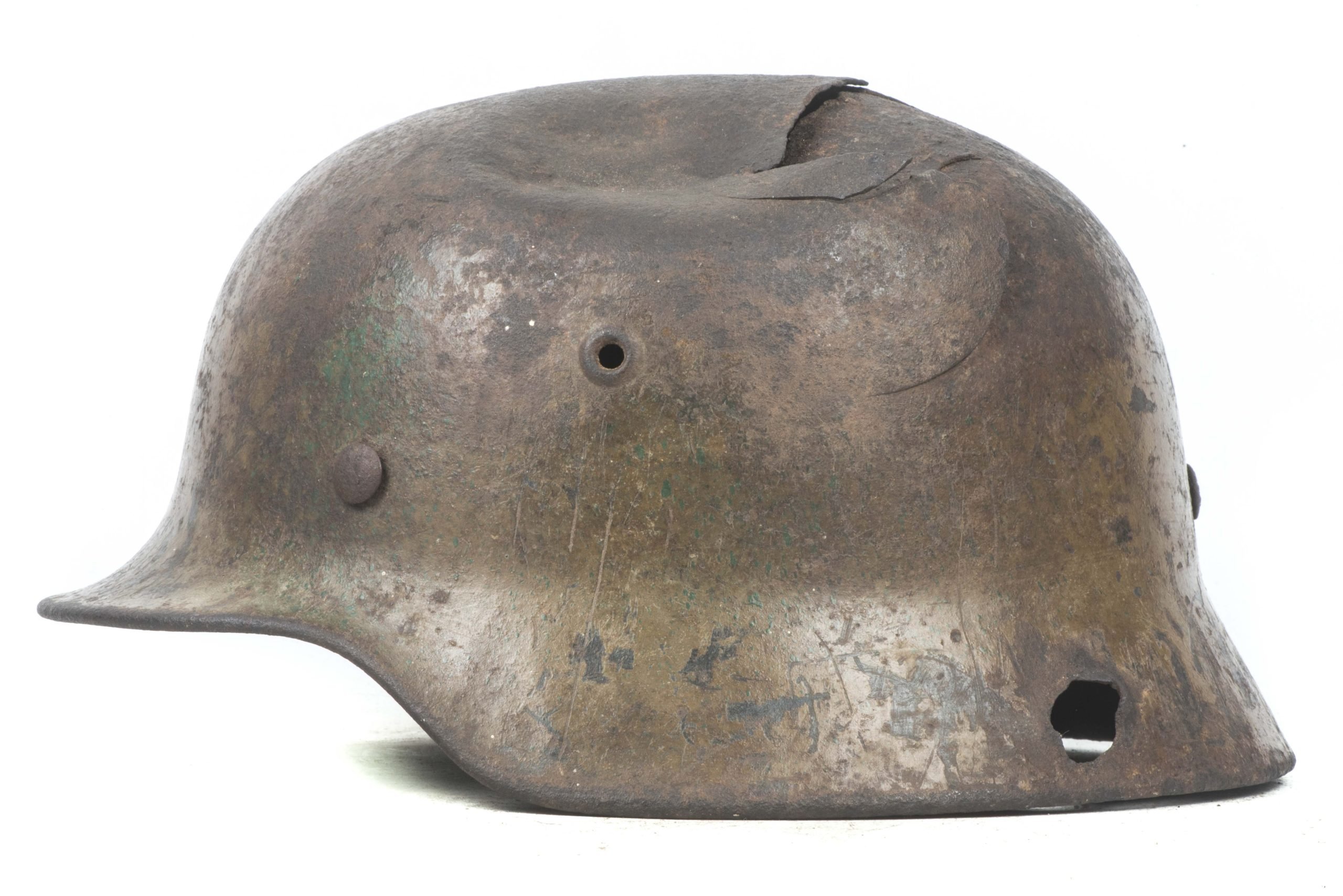ET66 M40 KIA single decal Luftwaffe helmet in three-tone camouflage