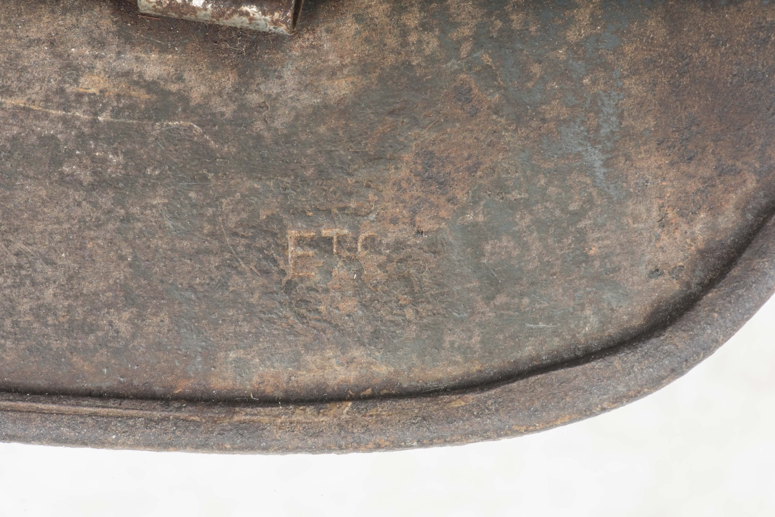 ET66 M40 KIA single decal Luftwaffe helmet in three-tone camouflage — image 19