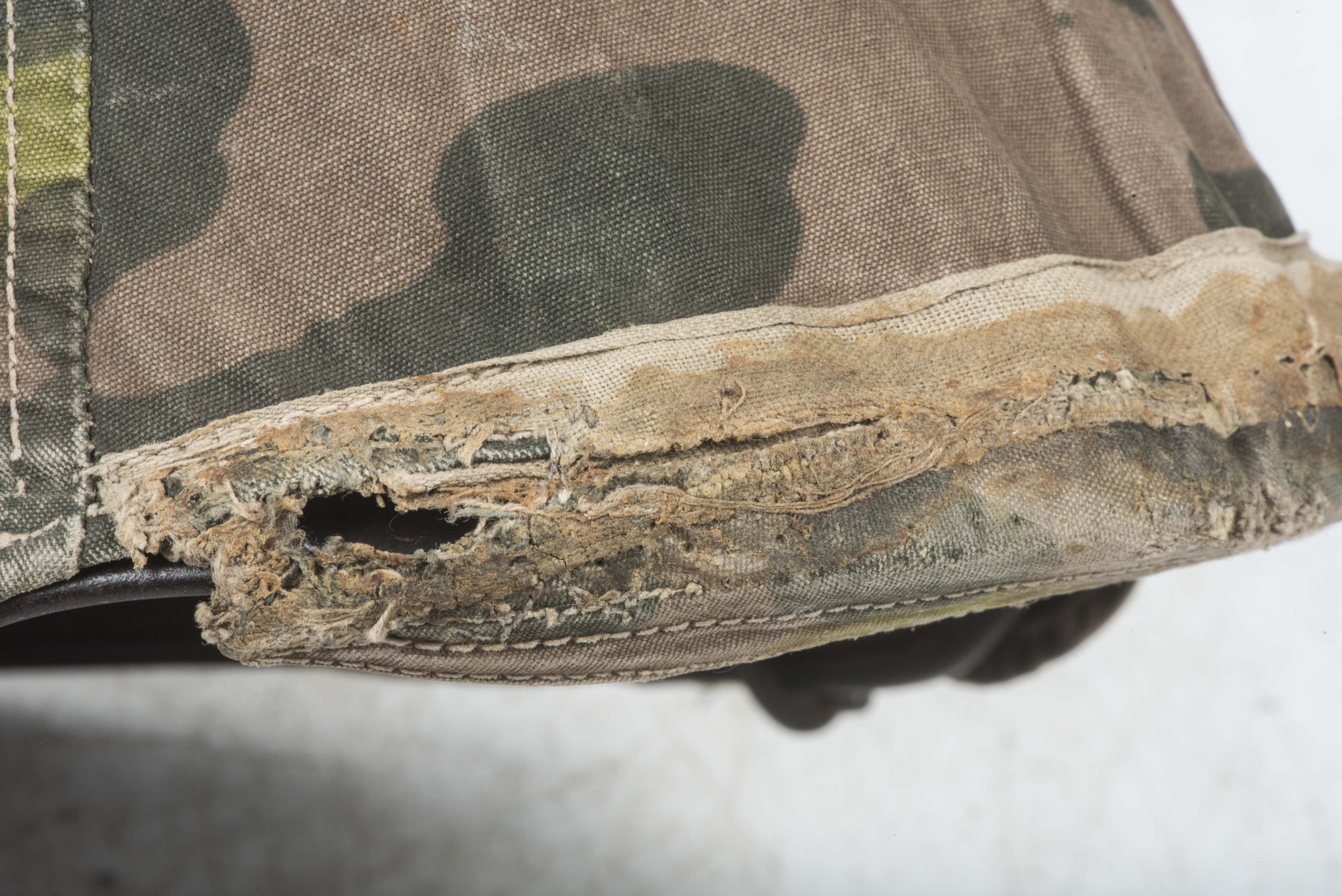 Scarce pre war first pattern Waffen-SS helmet cover in Lateral camouflage — image 12