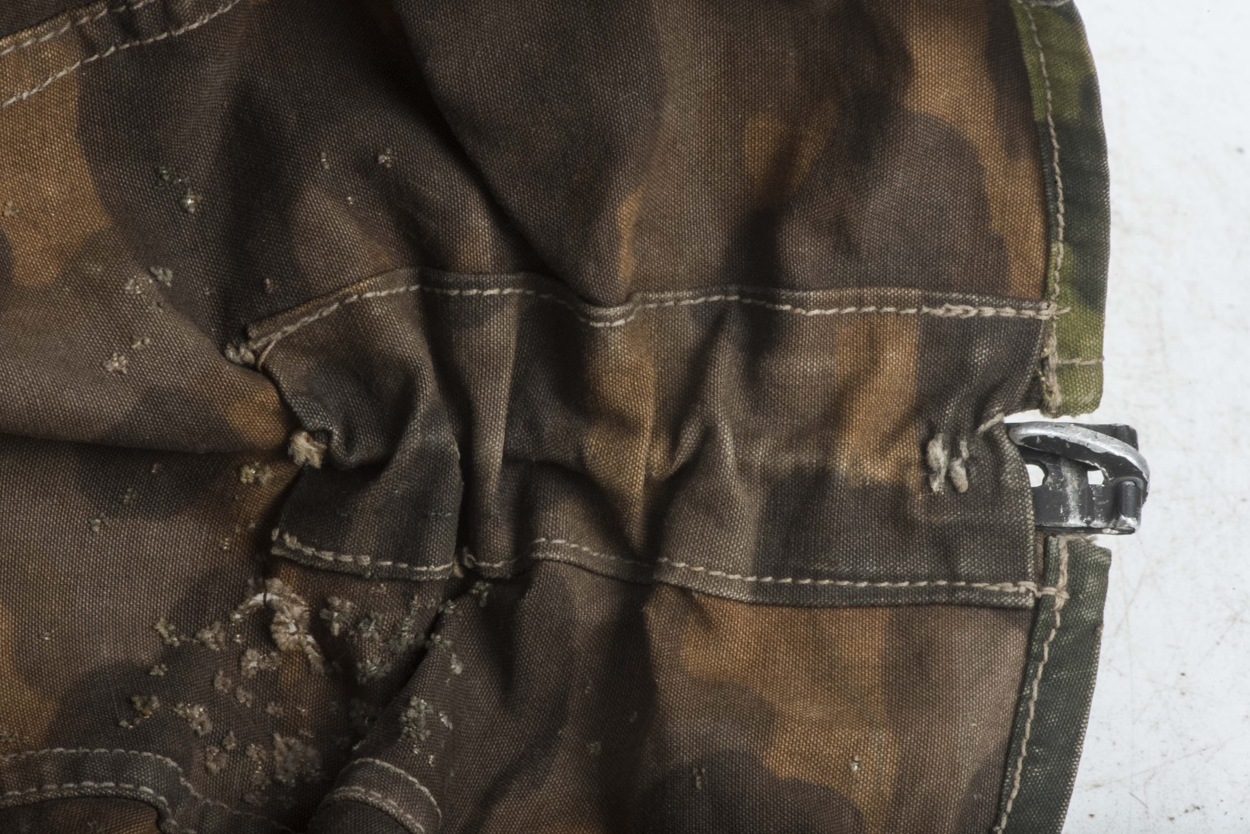 Scarce pre war first pattern Waffen-SS helmet cover in Lateral camouflage — image 18