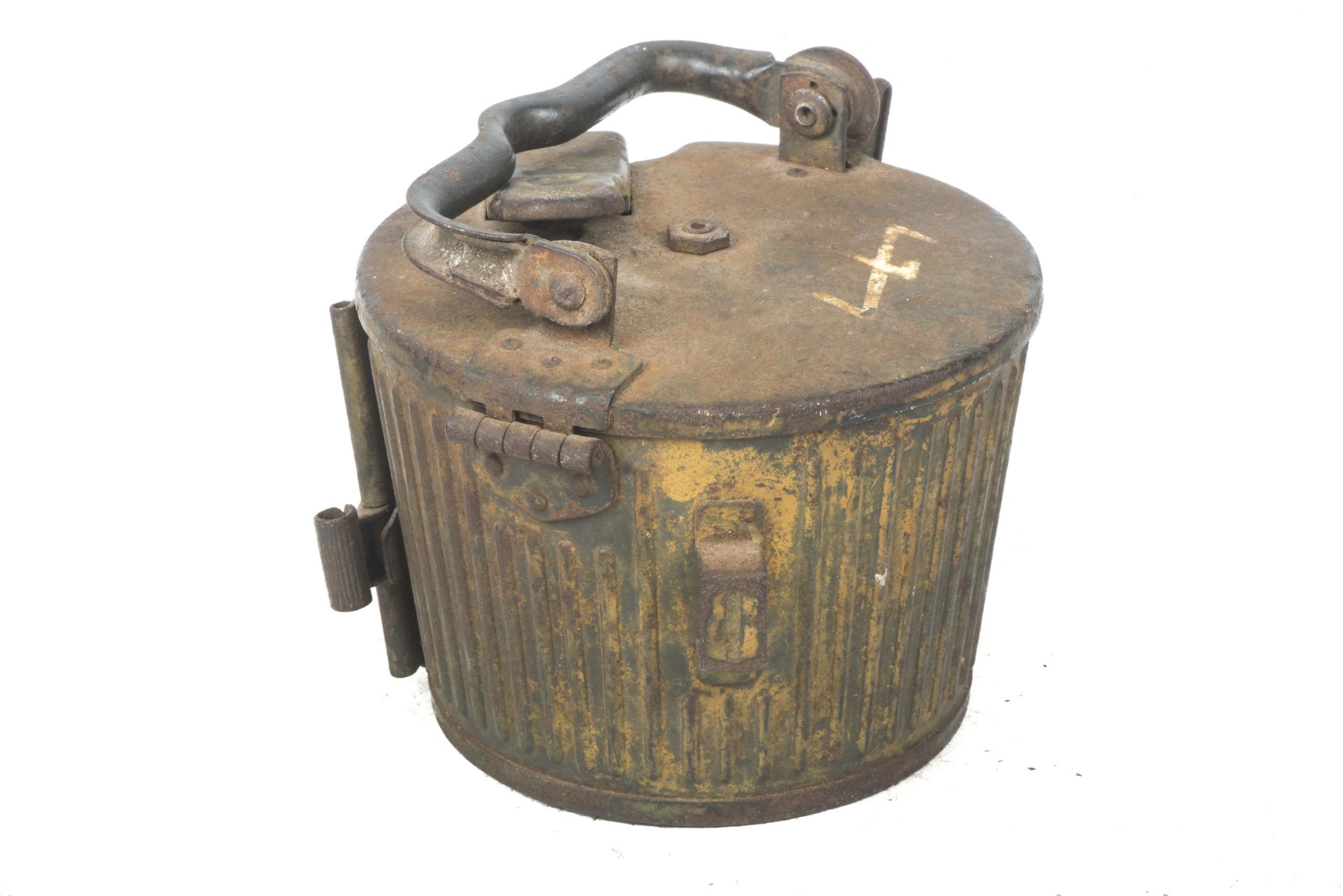 MG34 u. MG42 ammunition drum marked WA 41 in three-tone camouflage — image 3