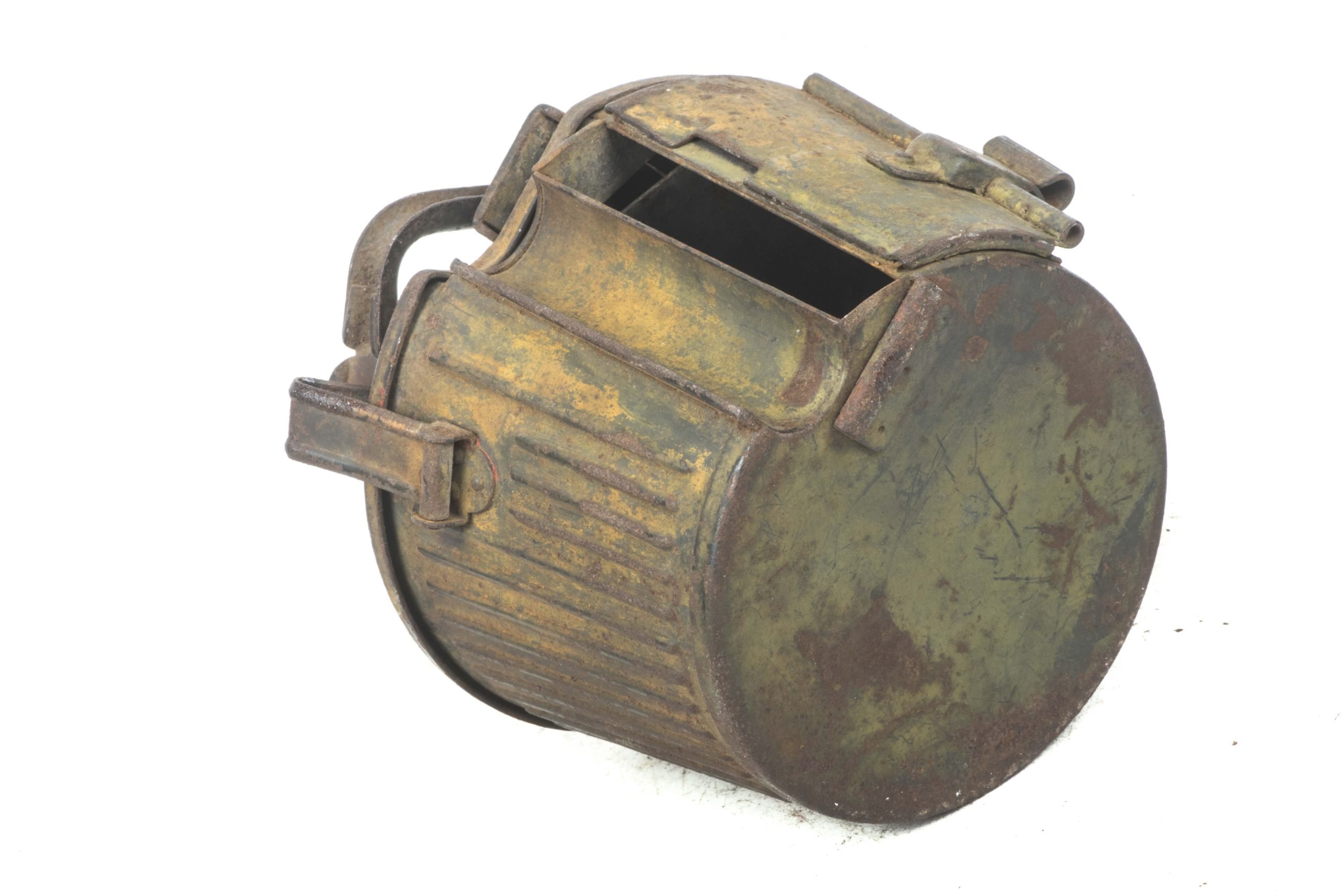 MG34 u. MG42 ammunition drum marked WA 41 in three-tone camouflage — image 6
