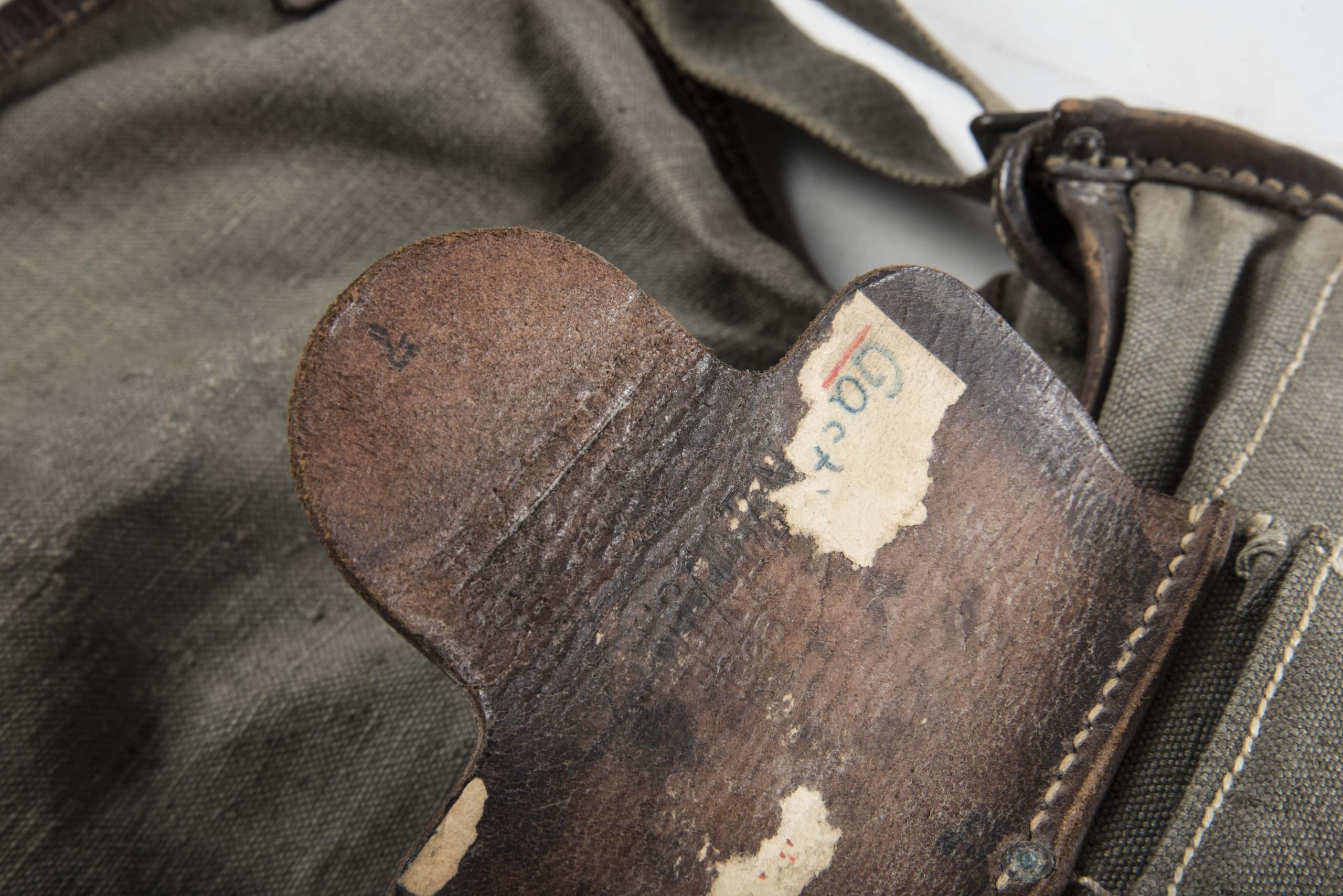 Reichswehr gasmask bag dated 1923 — image 13