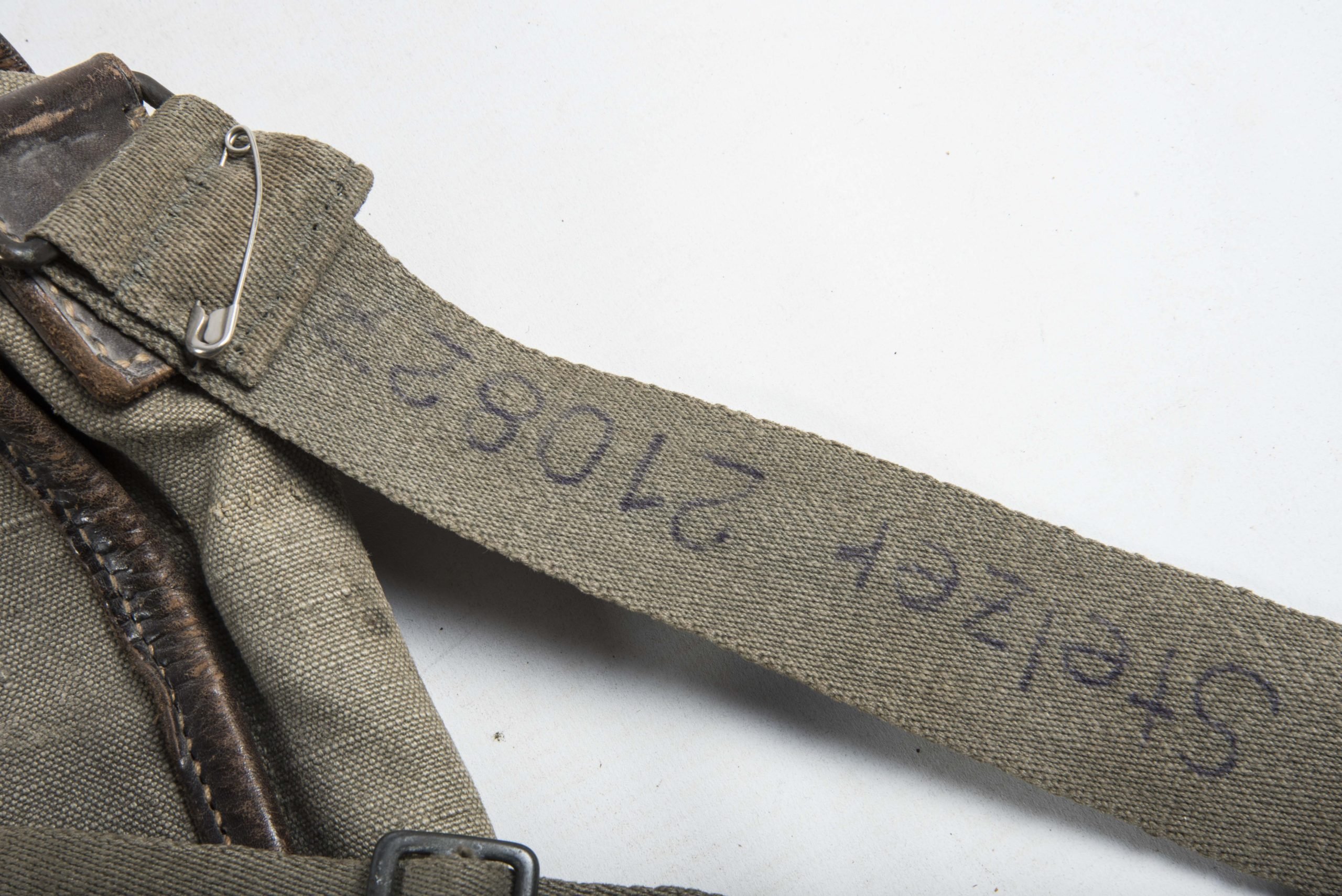 Reichswehr gasmask bag dated 1923 — image 3