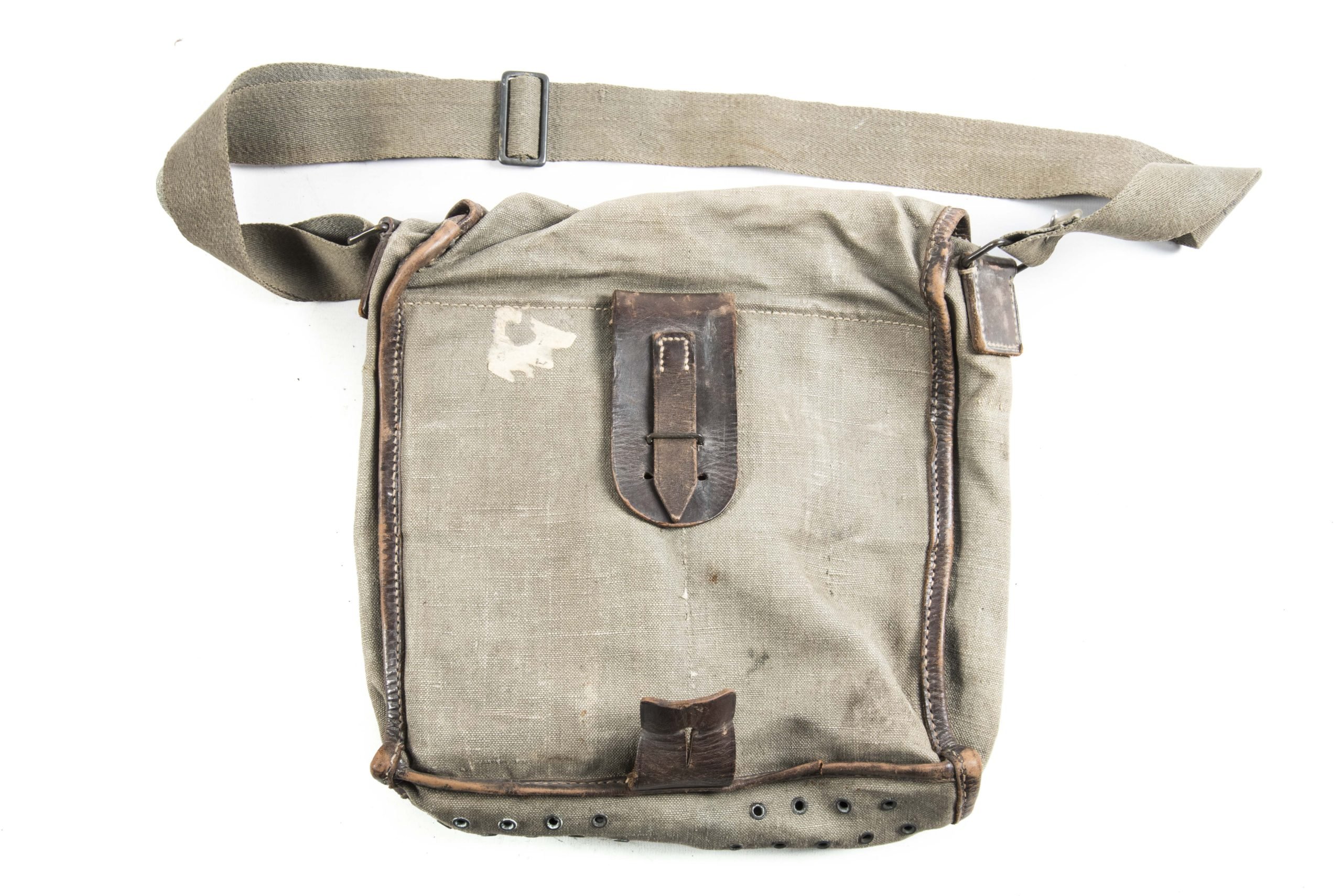 Reichswehr gasmask bag dated 1923 — image 8