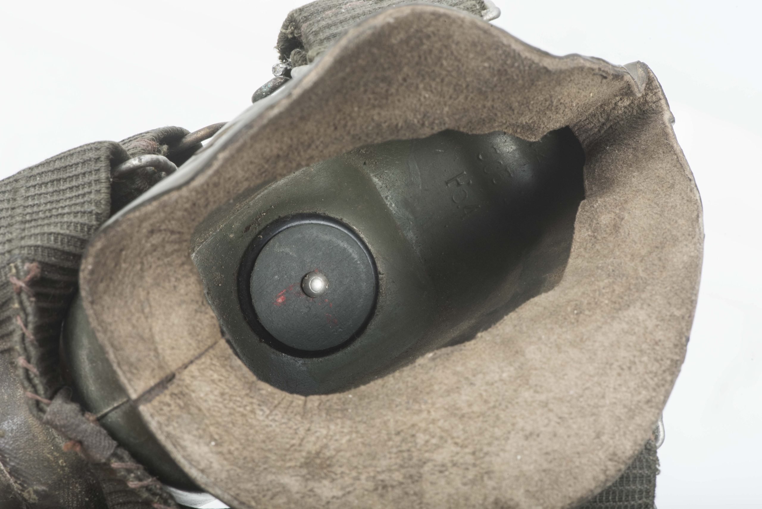 Luftwaffe Auer 10-67 oxygen mask — image 9