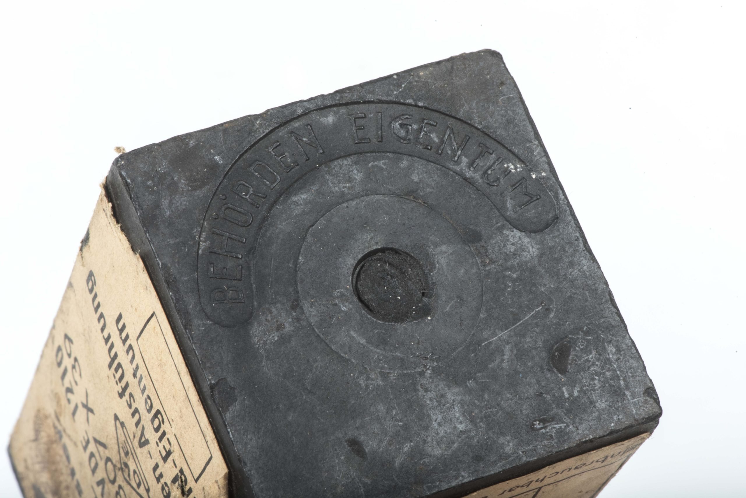 French made FF33 battery Element D T30 by Carbone A.G. dated 1944 — image 10