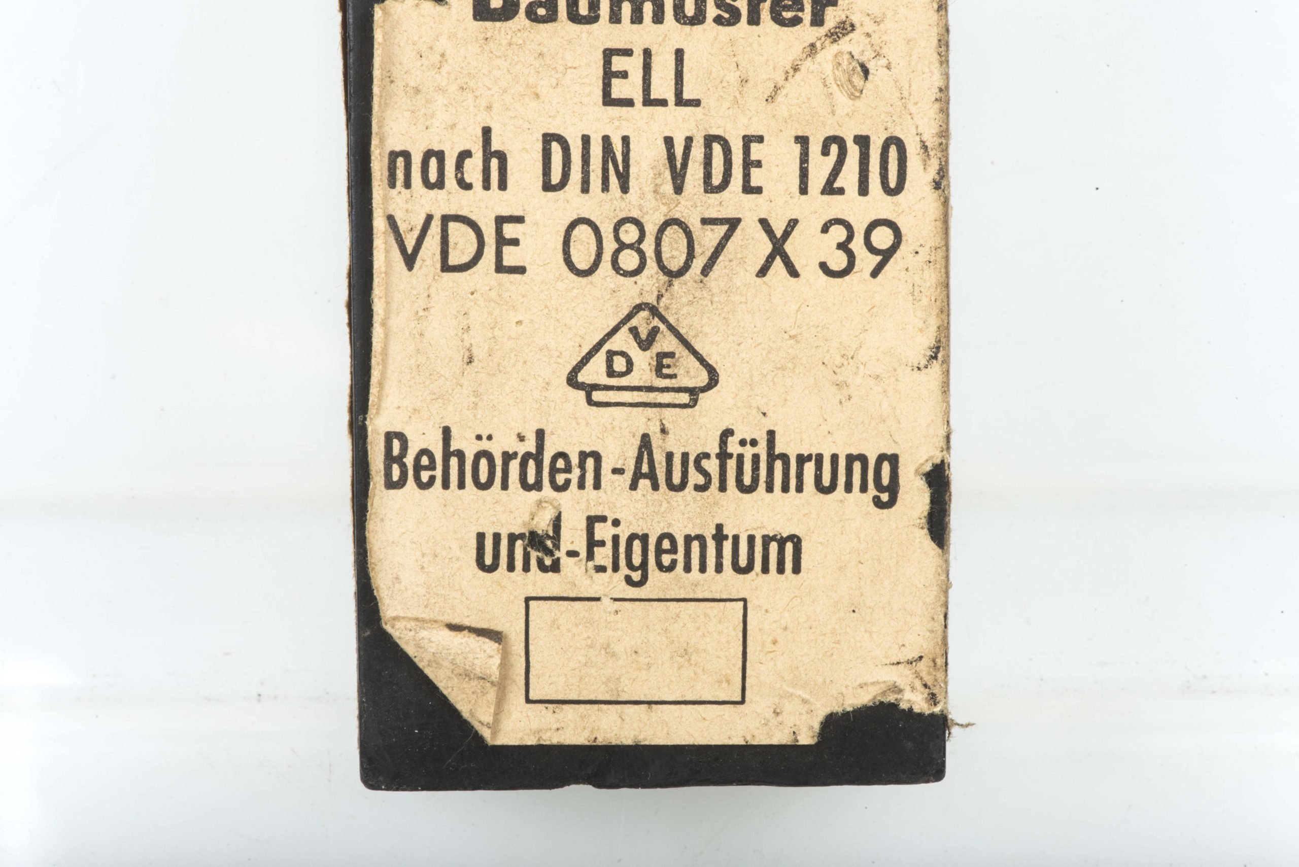 French made FF33 battery Element D T30 by Carbone A.G. dated 1944 — image 3