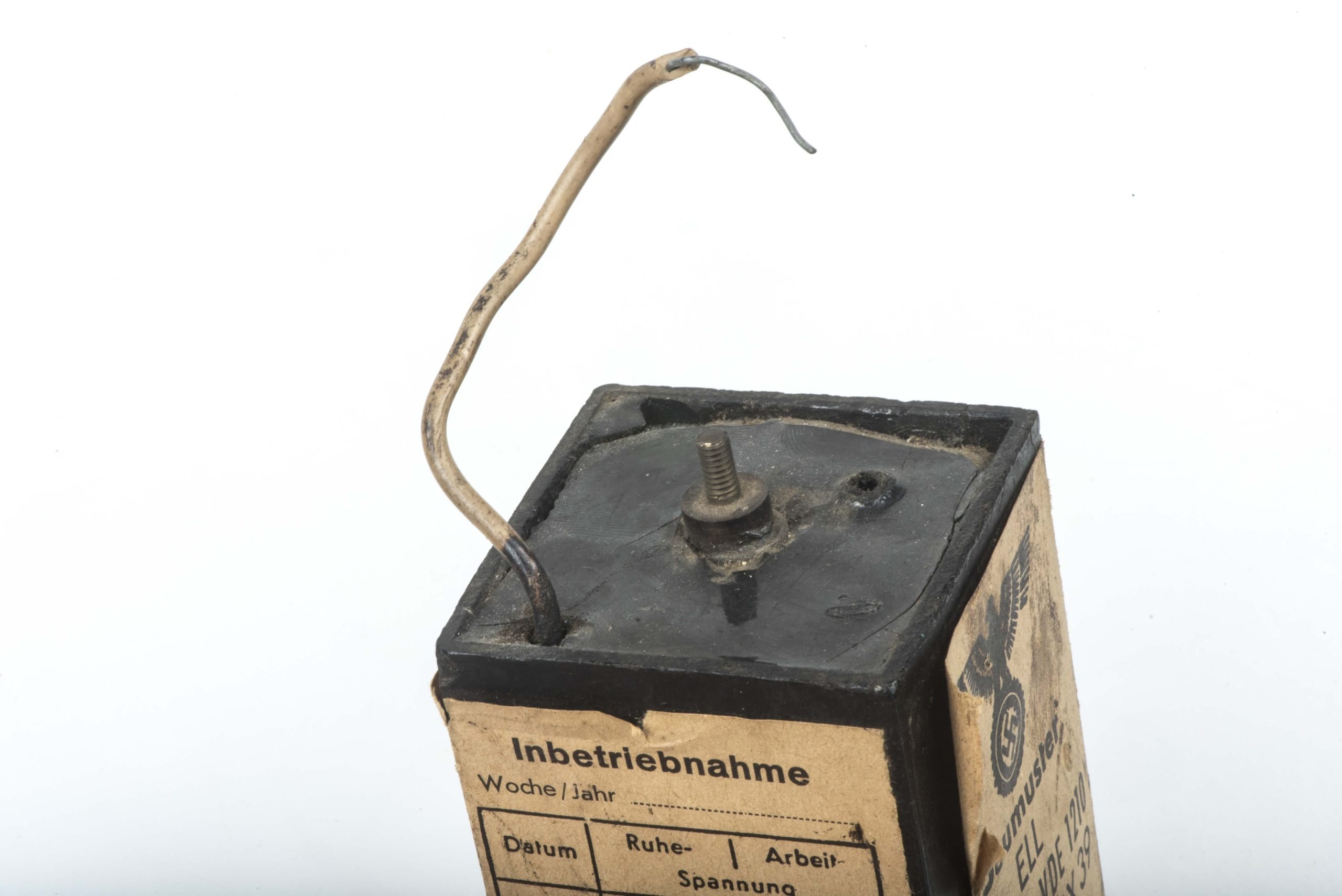 French made FF33 battery Element D T30 by Carbone A.G. dated 1944 — image 9