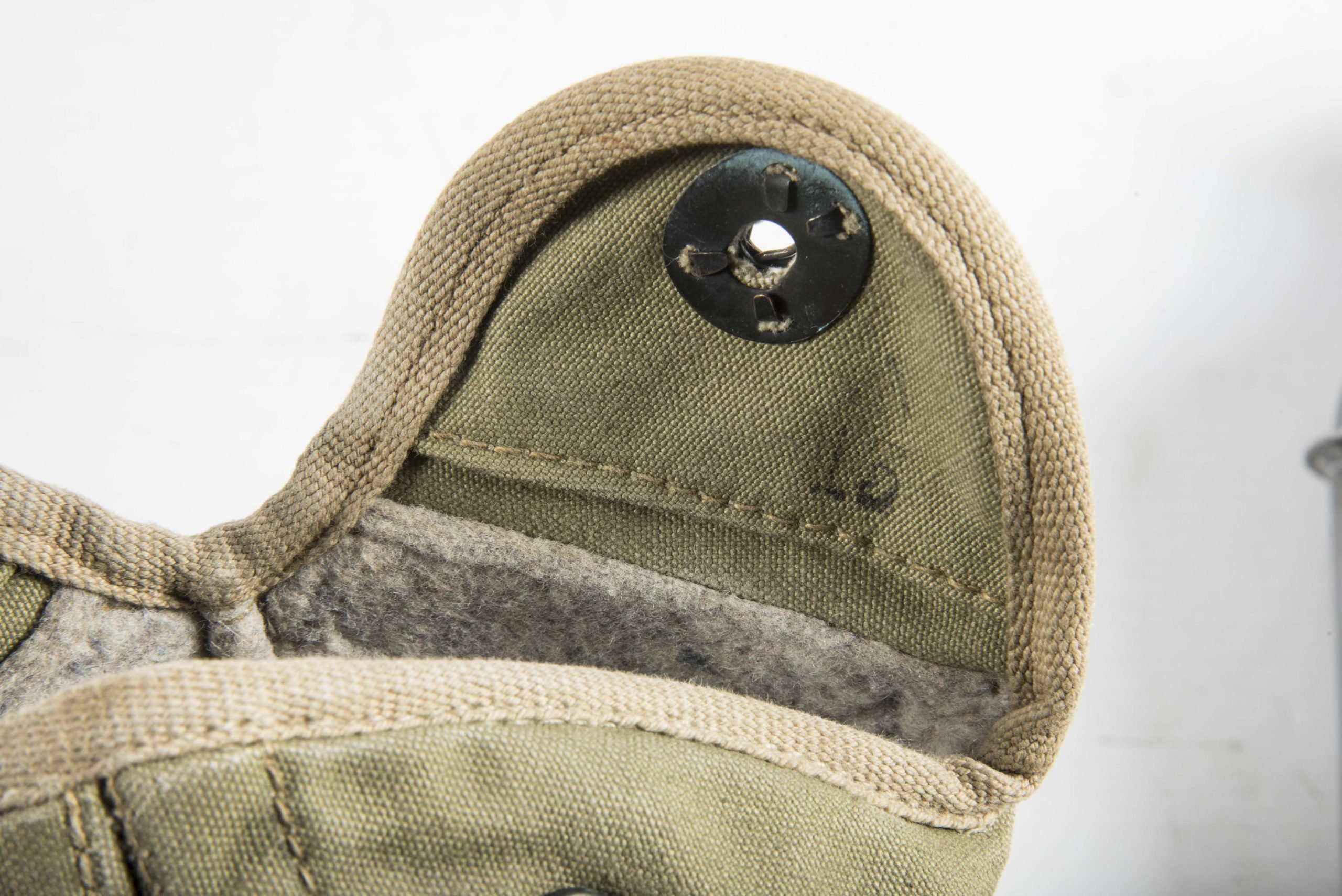 US Mounted canteen marked British Made — image 5