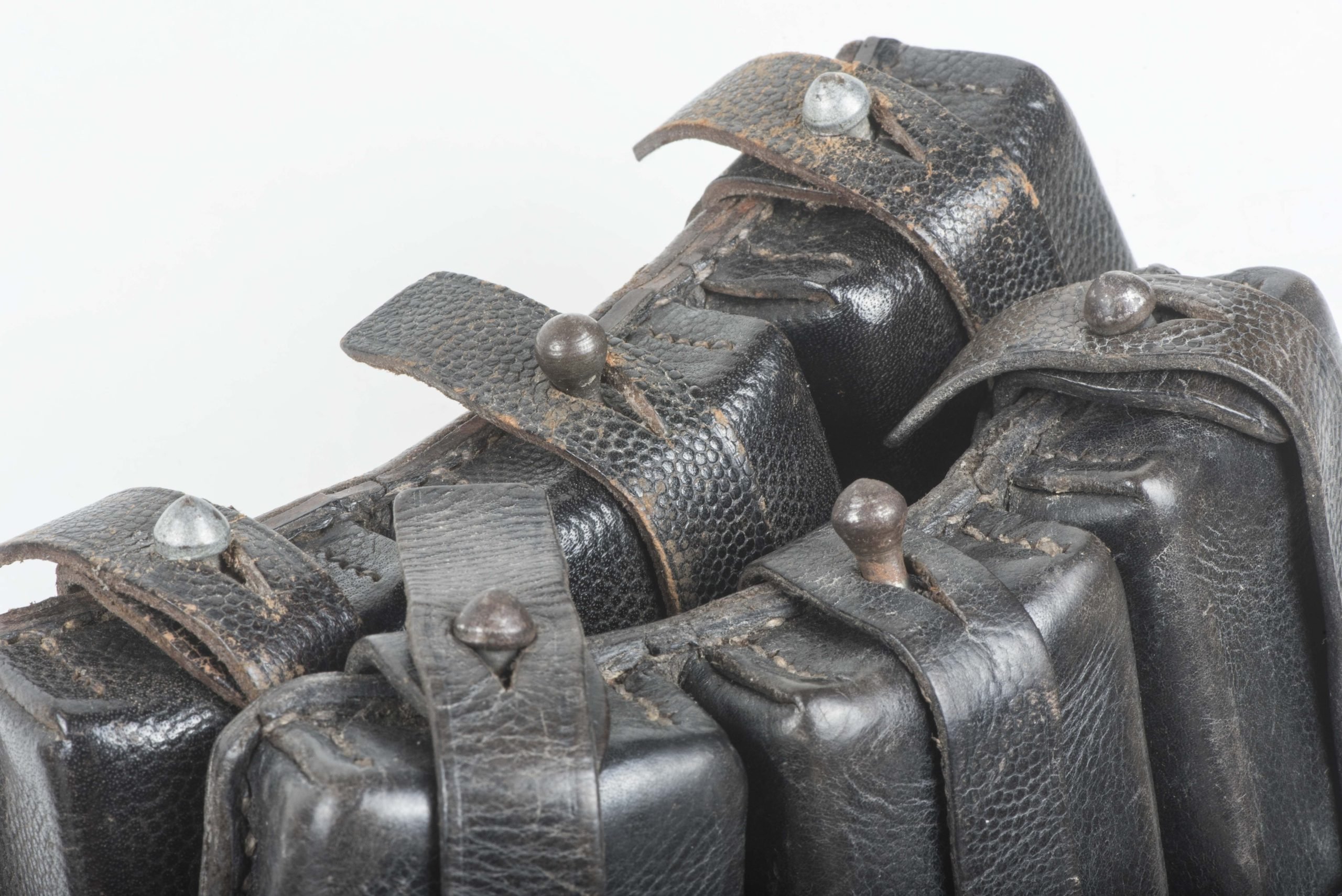 Rare matching Kriegsmarine K98 ammunition pouches marked Gebr. Hast, Dresden 1939 — image 5