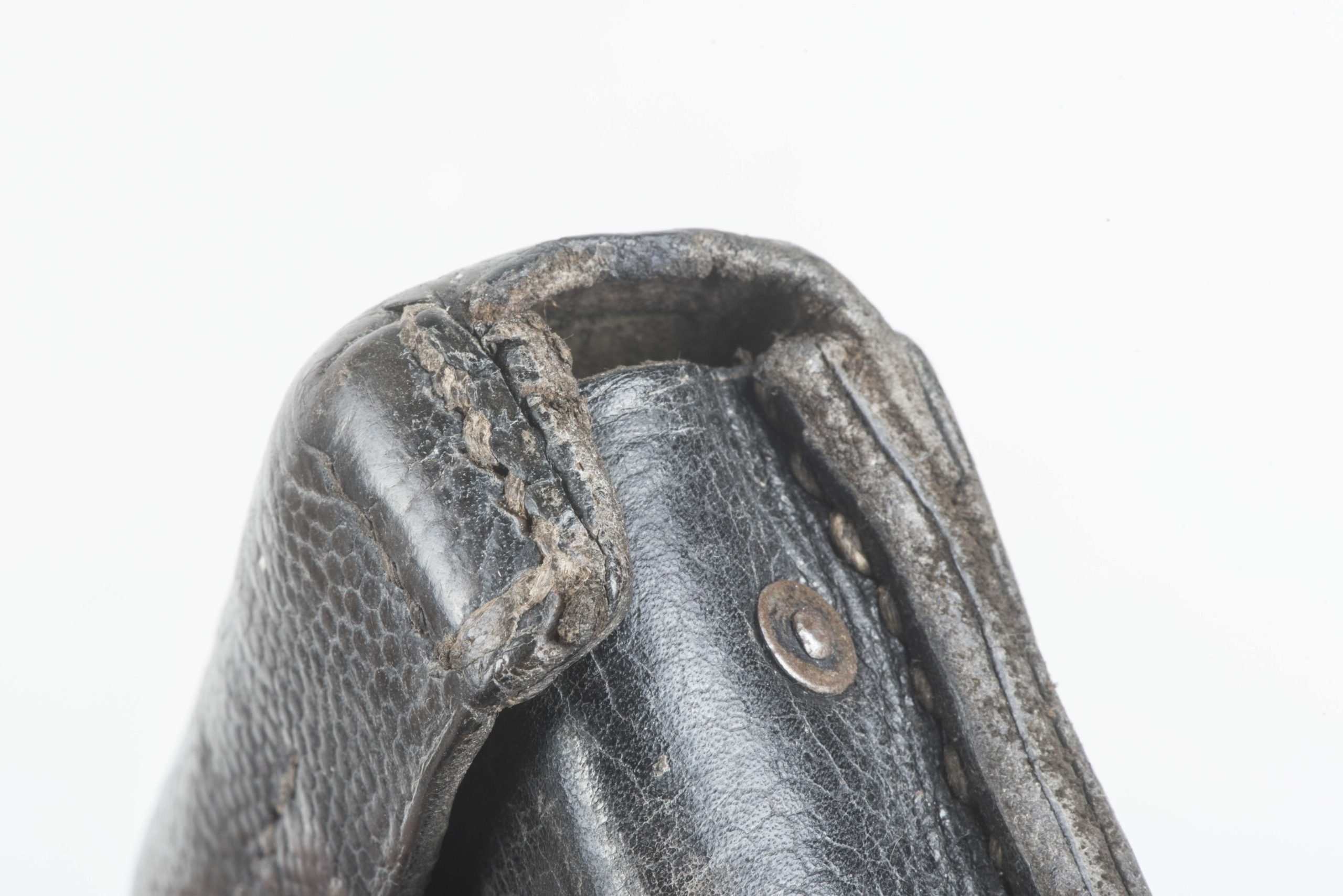 Rare matching Kriegsmarine K98 ammunition pouches marked Gebr. Hast, Dresden 1939 — image 9