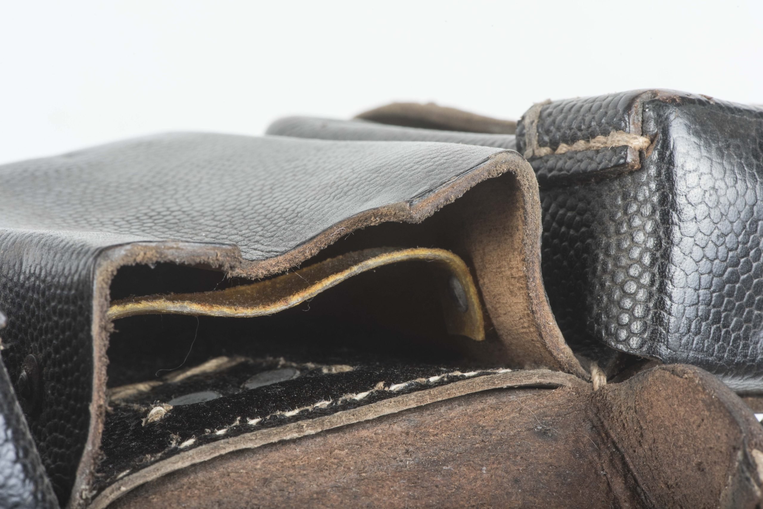 K98 ammunition pouch marked RZFH 1942 — image 6