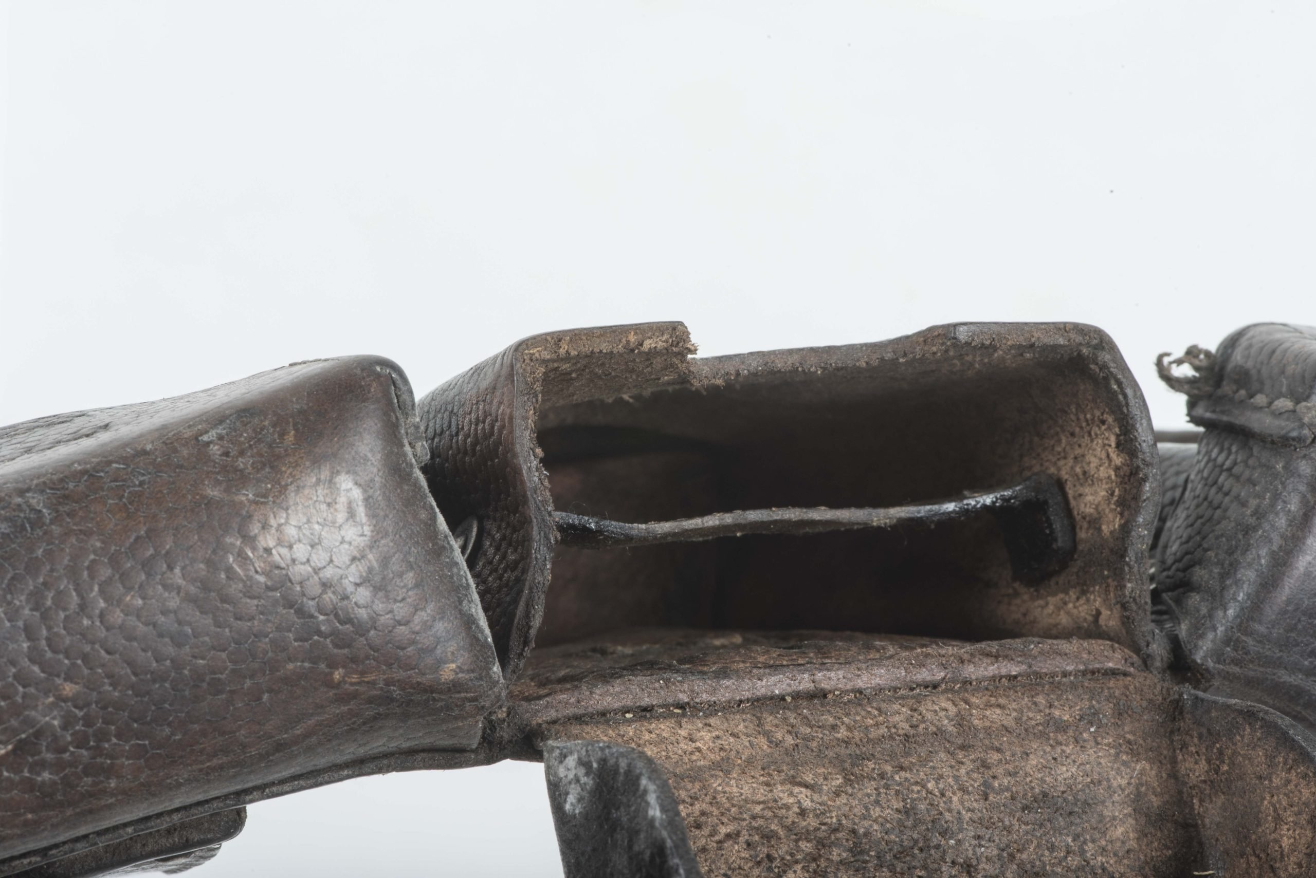 Kriegsmarine issue K98 ammunition pouch marked G. Genschow, Berlin 1940 — image 7