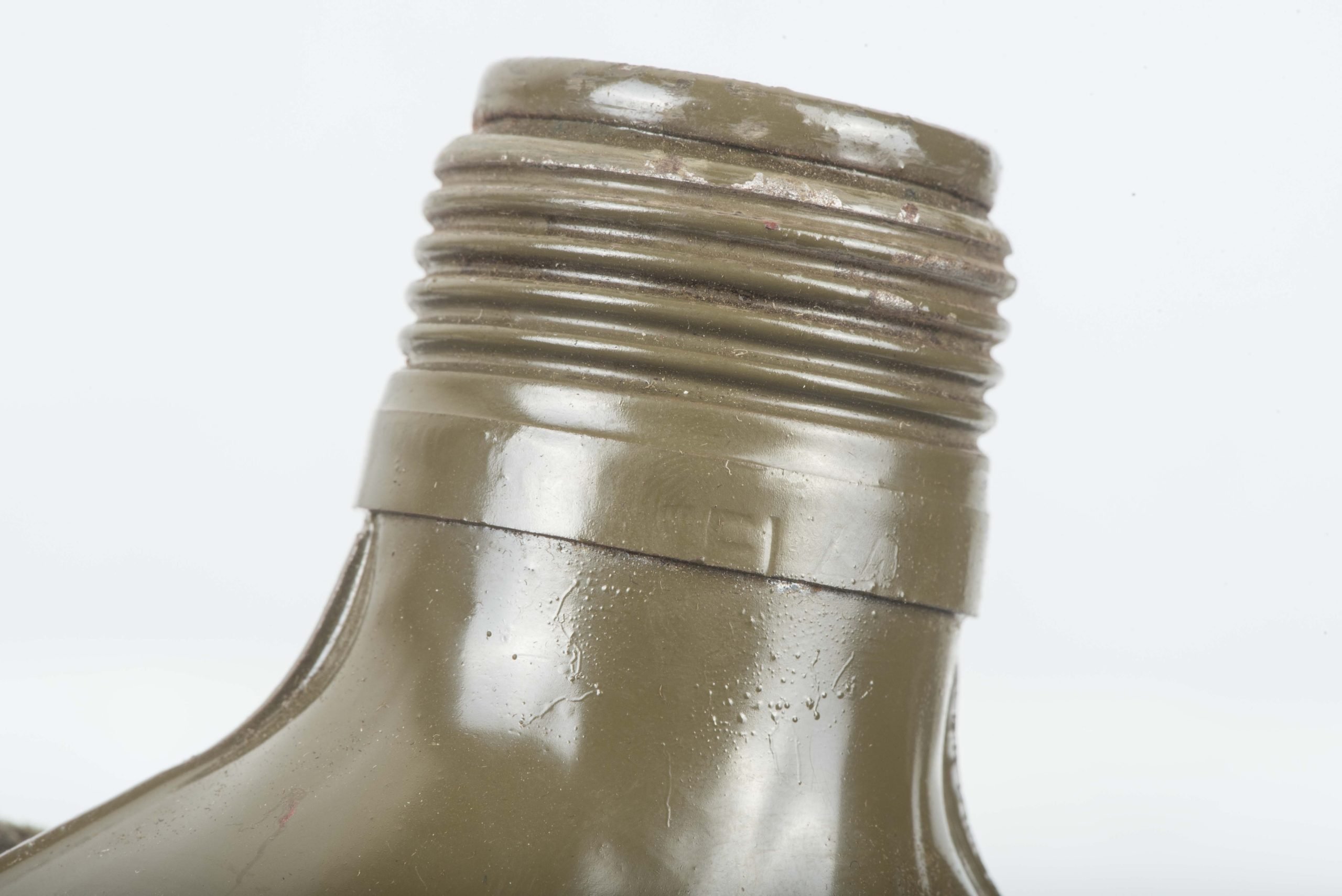 M42 canteen marked CFL 44 — image 11
