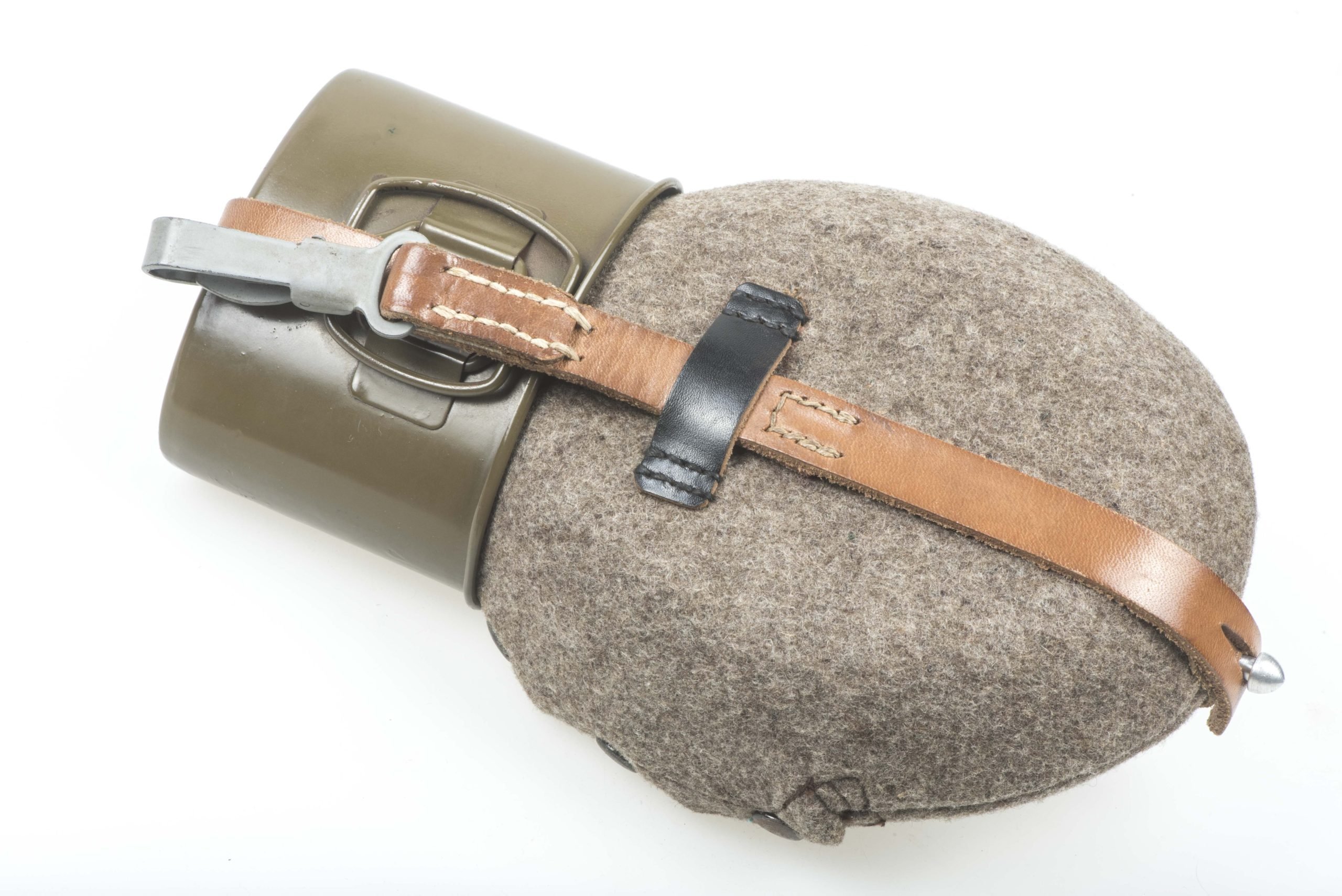 M42 canteen marked CFL 44 — image 2