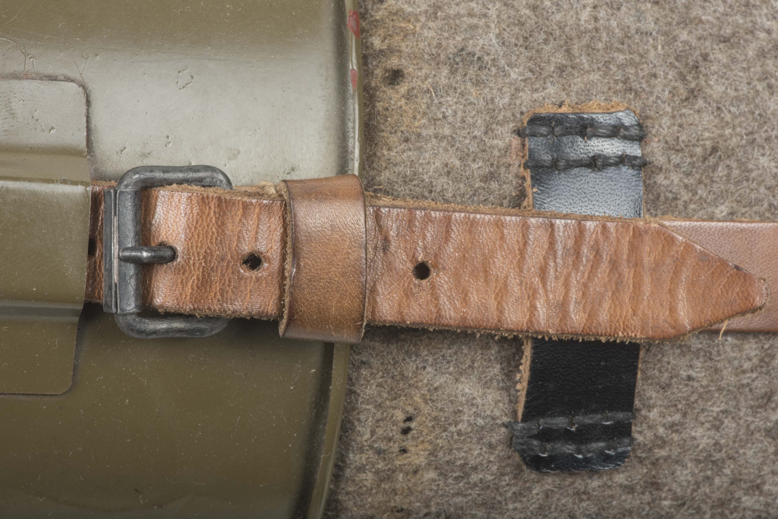 M42 canteen marked CFL 44 — image 4