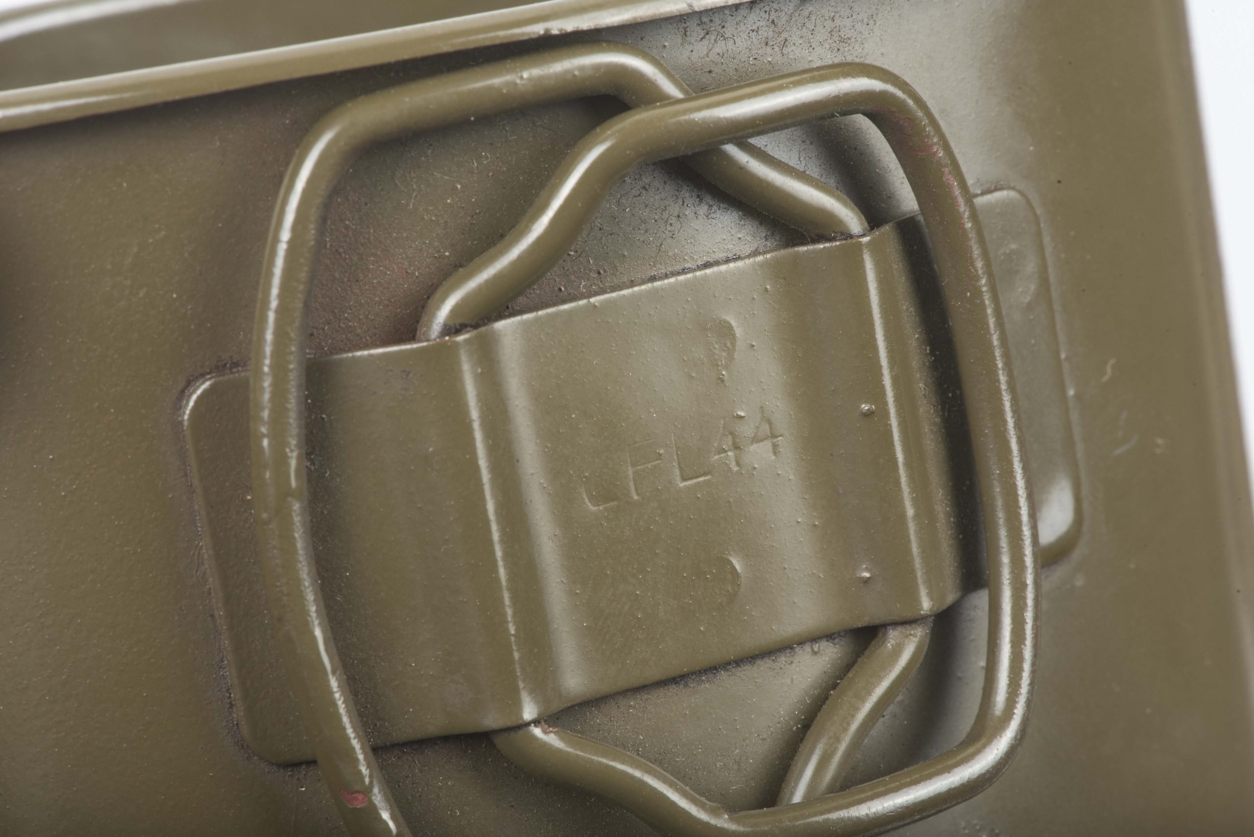 M42 canteen marked CFL 44 — image 7