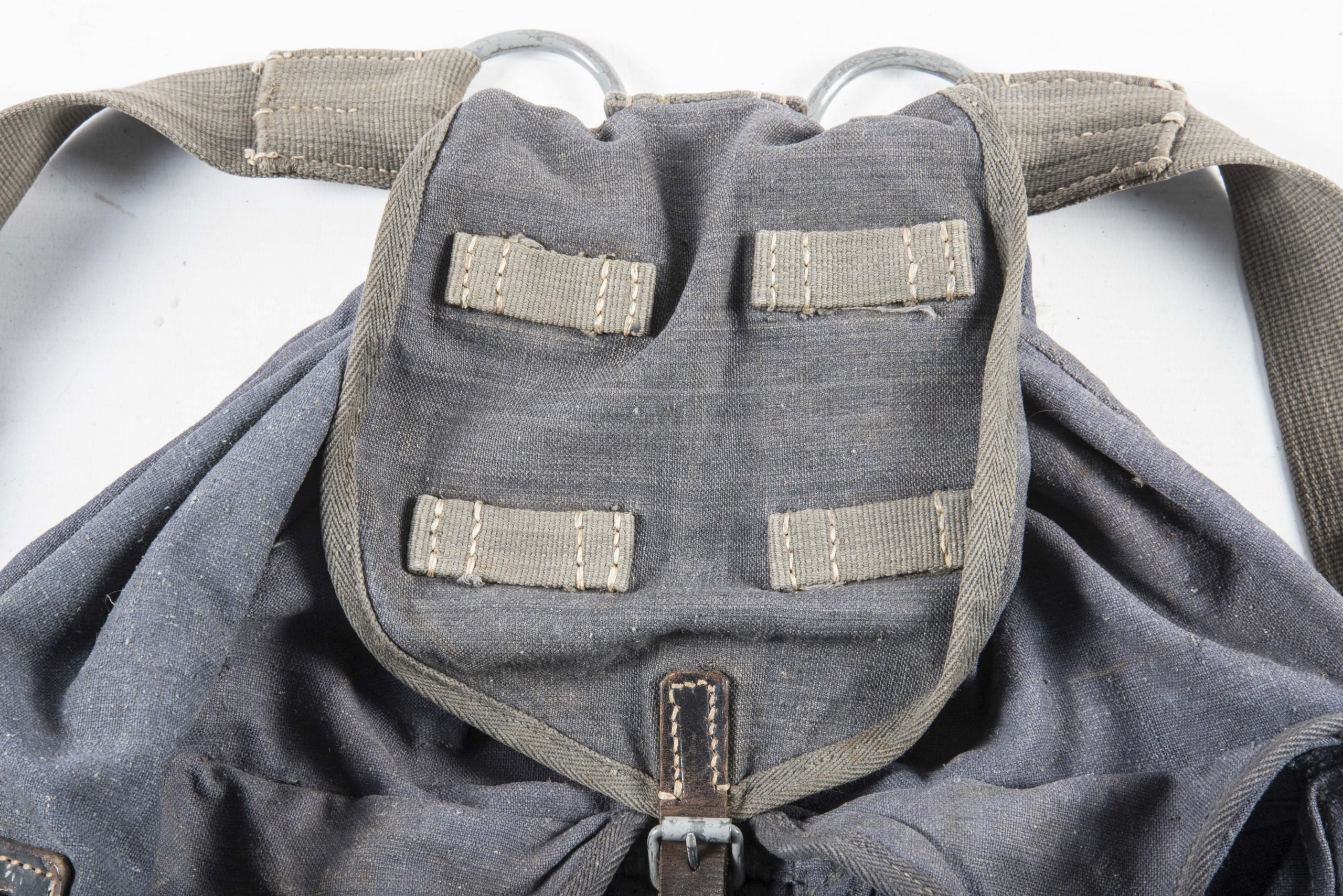 Luftwaffe tropical rucksack marked L.O. Götze & Sohn, Gersdorf 1941 — image 2