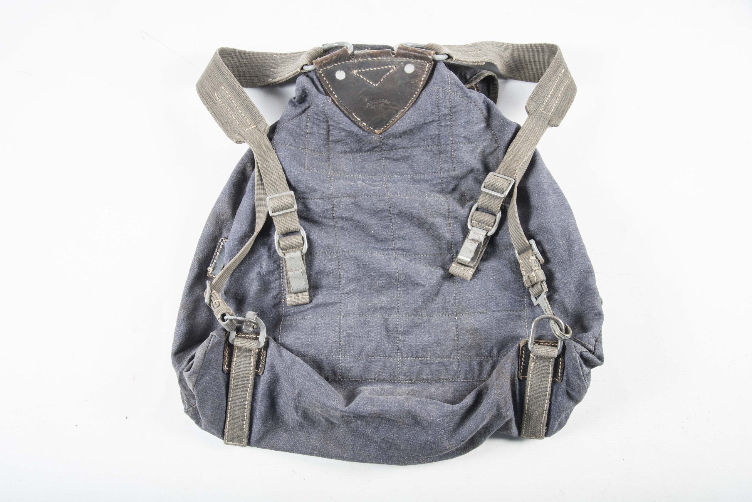 Luftwaffe tropical rucksack marked L.O. Götze & Sohn, Gersdorf 1941 — image 4