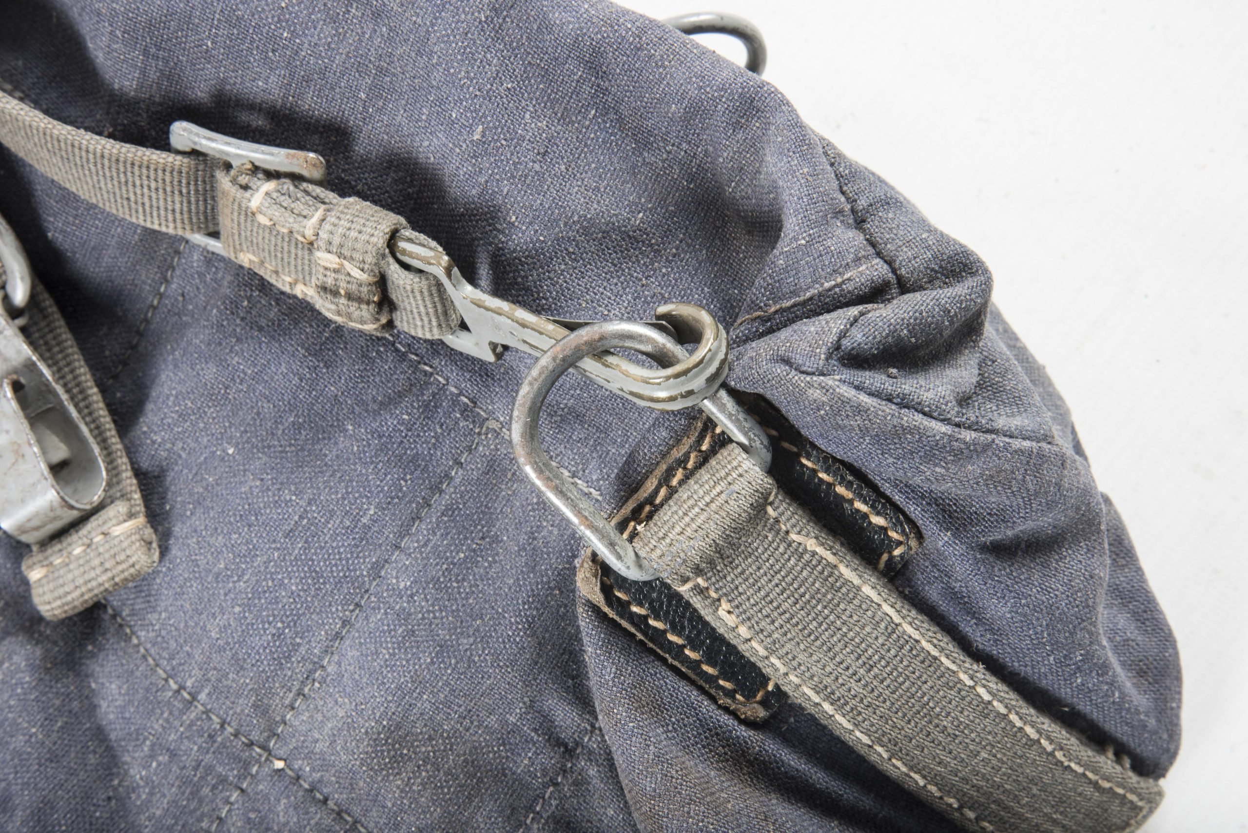 Luftwaffe tropical rucksack marked L.O. Götze & Sohn, Gersdorf 1941 — image 7