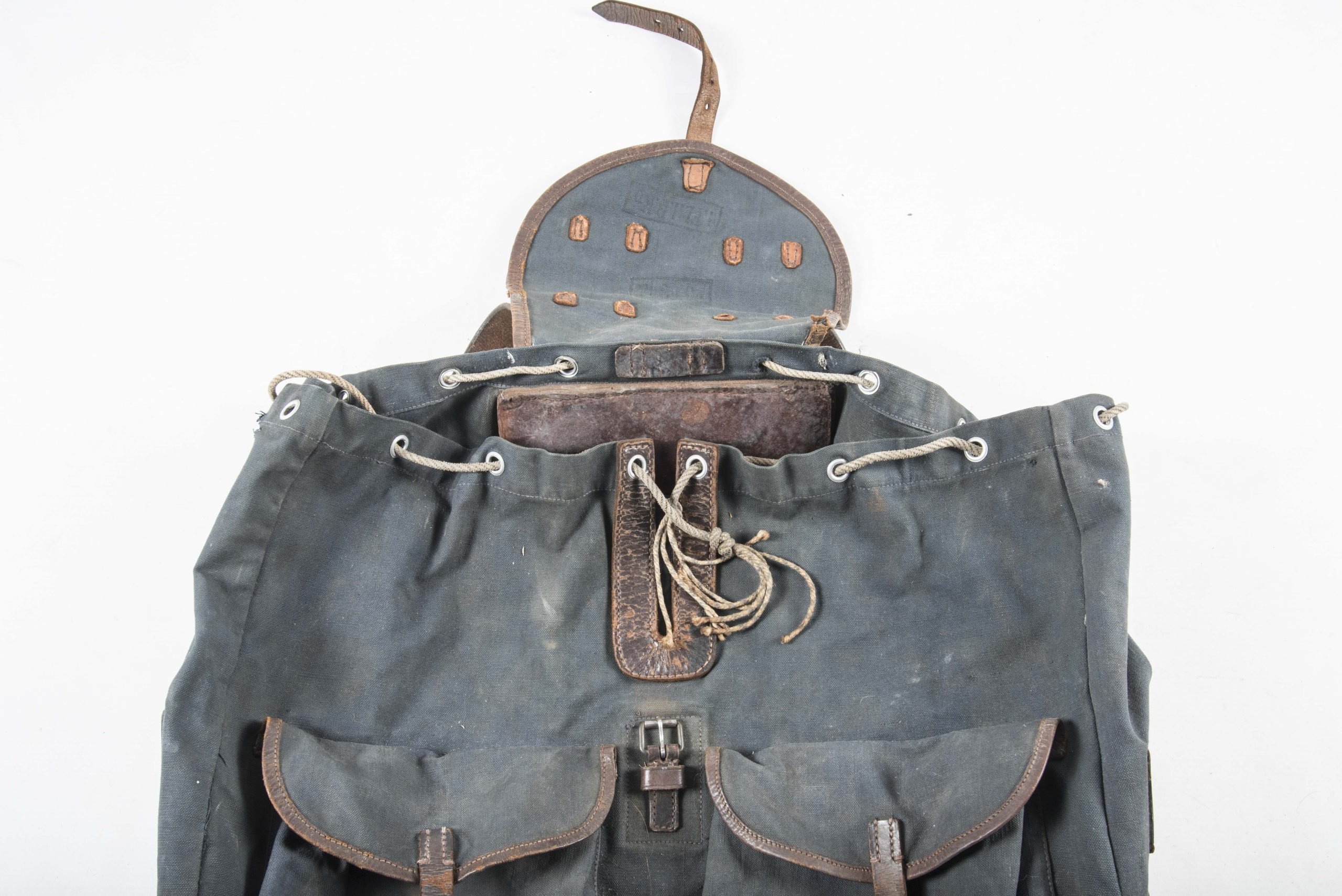 First pattern Luftwaffe Rucksack dated Hamburg 1935 — image 4