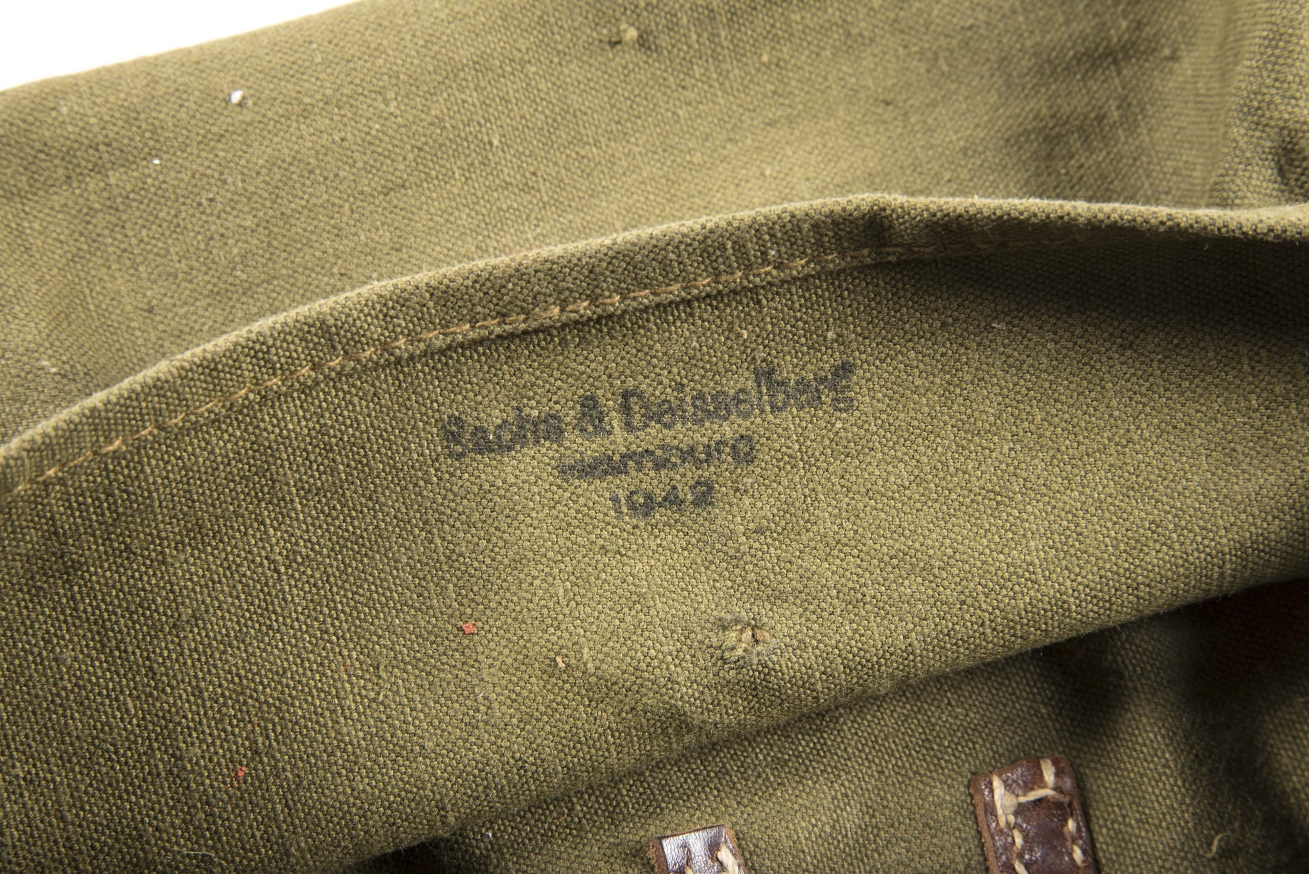 Unissued A-frame pouch marked Sachs & Deisselberg Hamburg 1942 — image 3